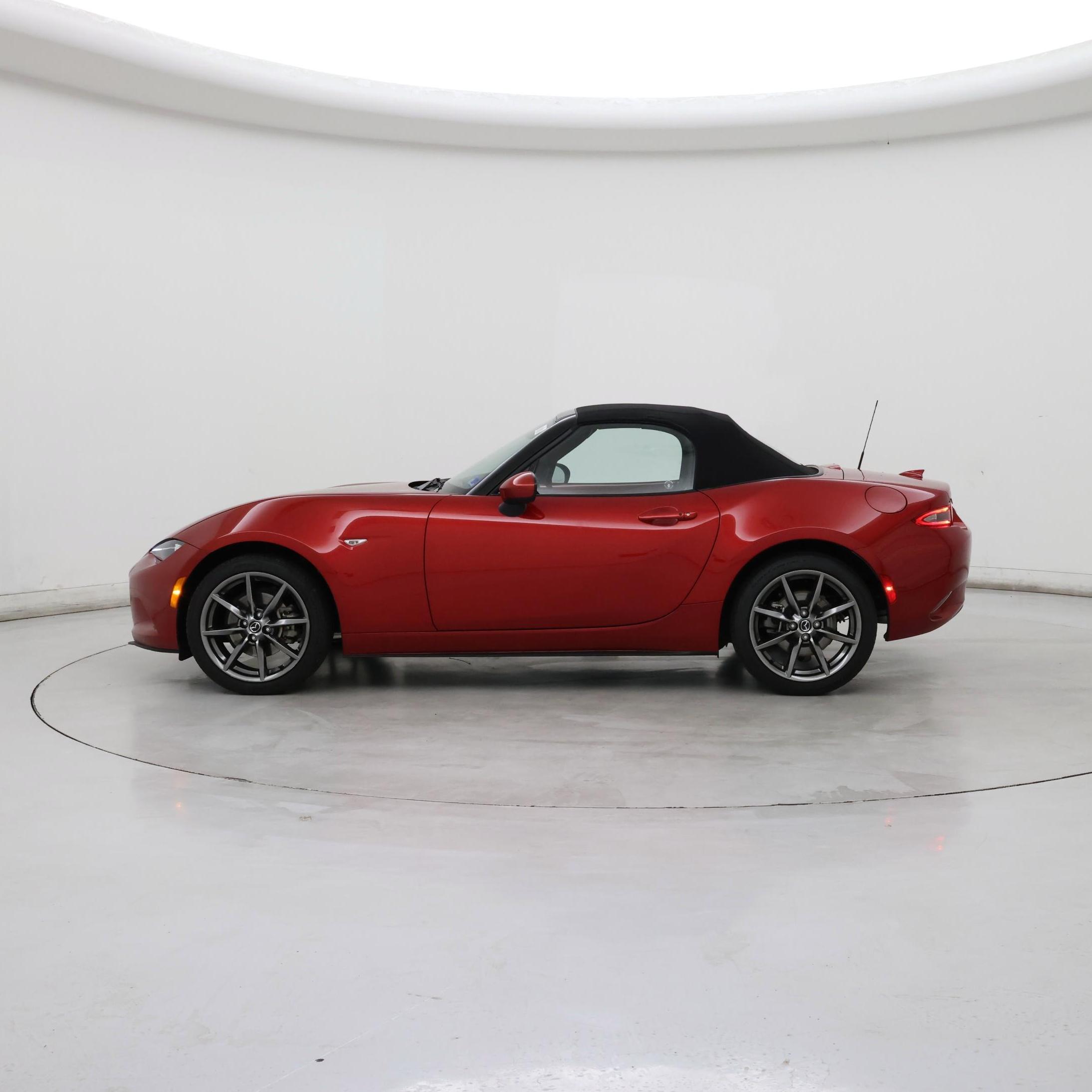 Thumbnail: 2016 Mazda MX-5 Miata - 3