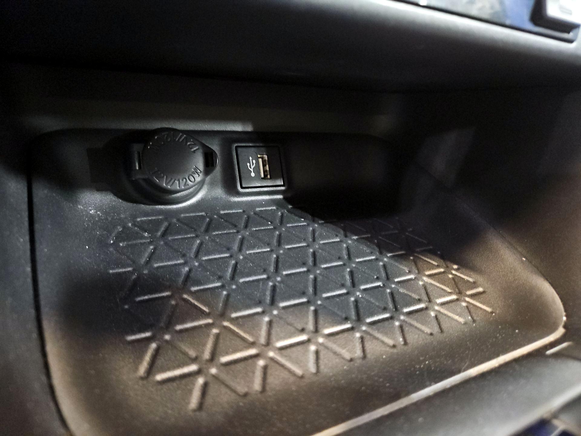 Thumbnail: 2024 Toyota RAV4 - 17