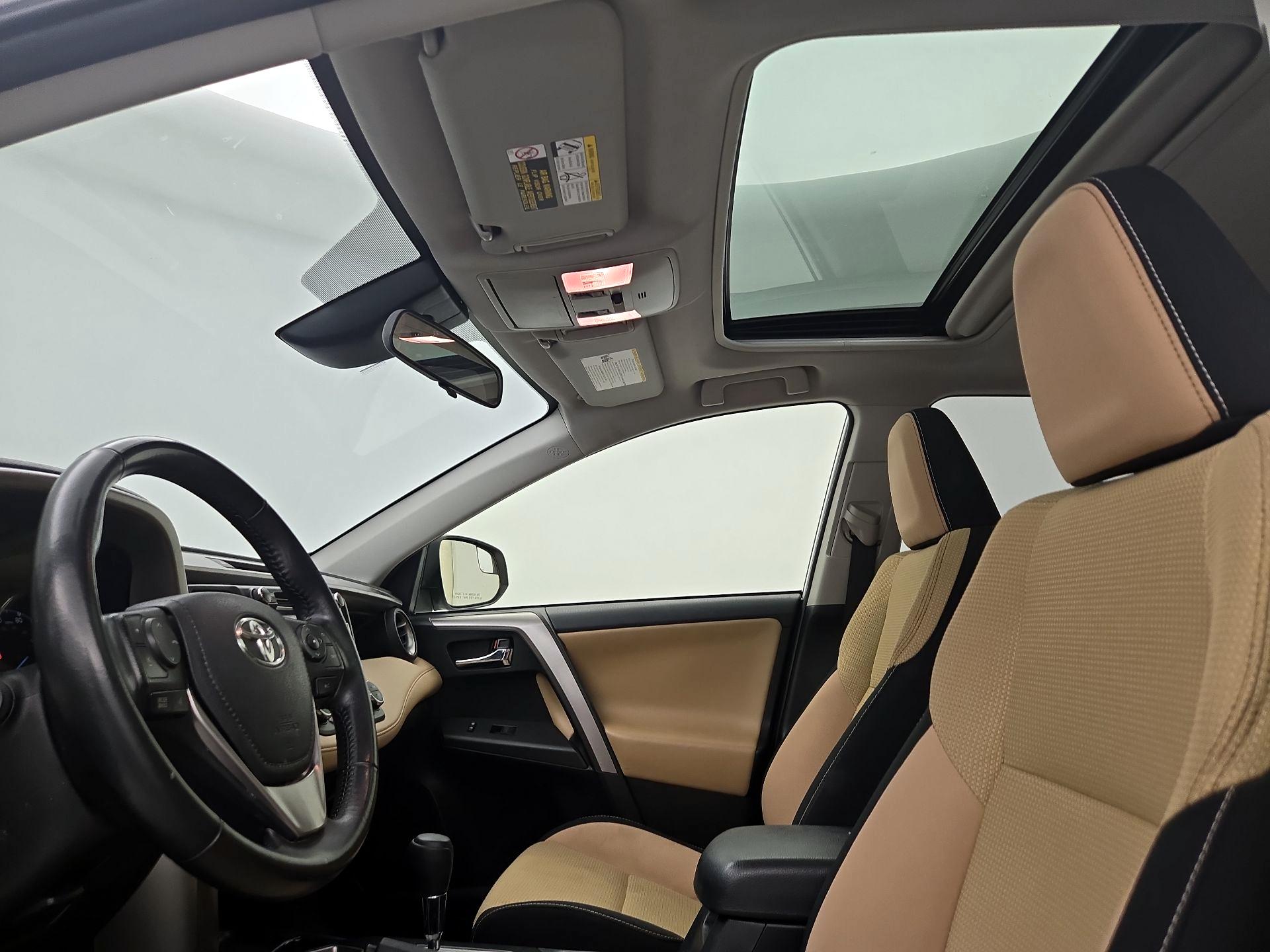 Thumbnail: 2018 Toyota RAV4 - 19