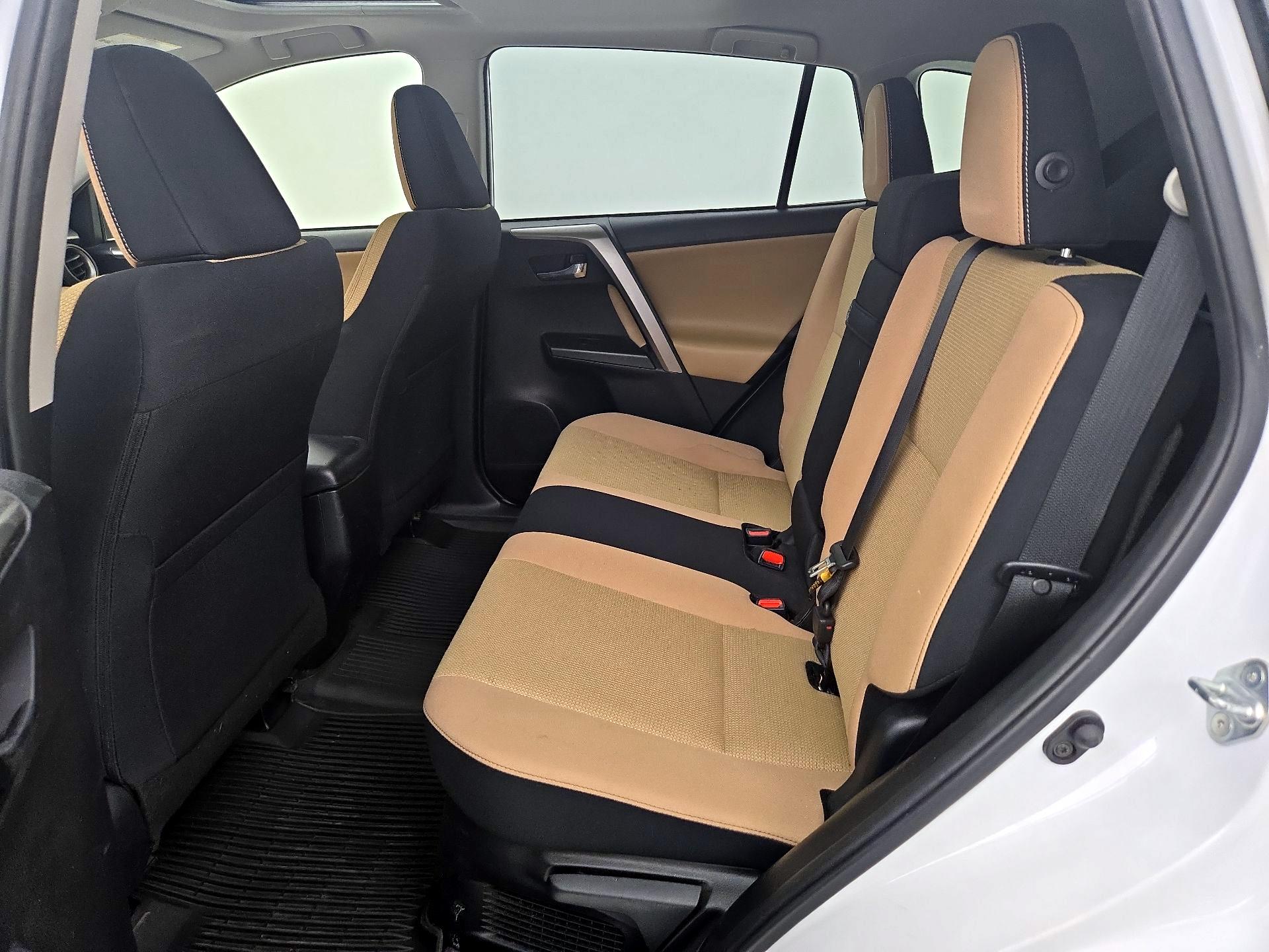 Thumbnail: 2018 Toyota RAV4 - 20