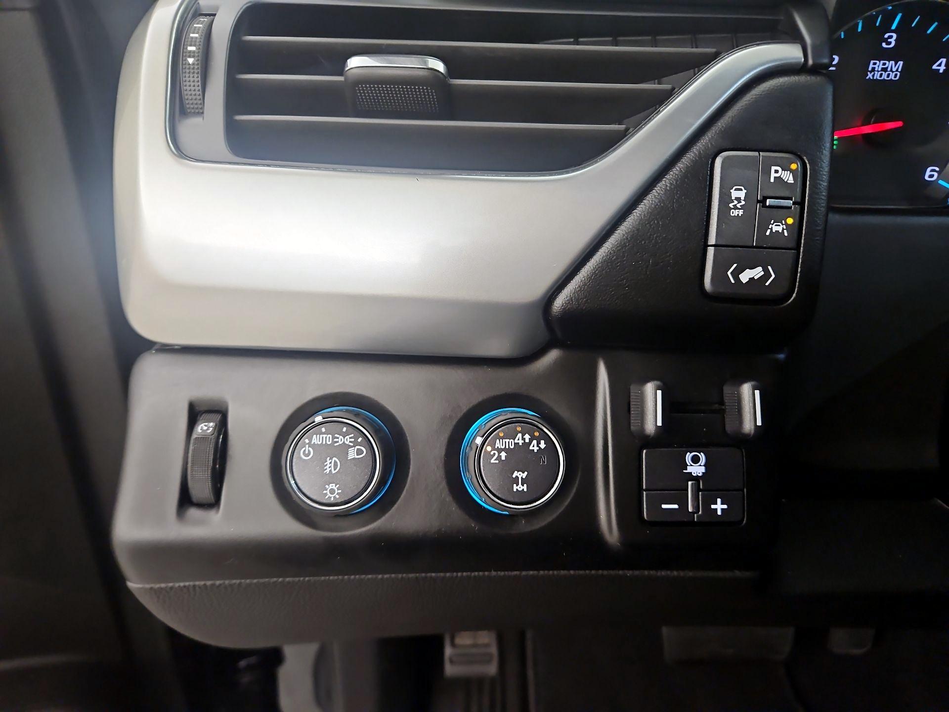 Thumbnail: 2020 Chevrolet Tahoe - 13