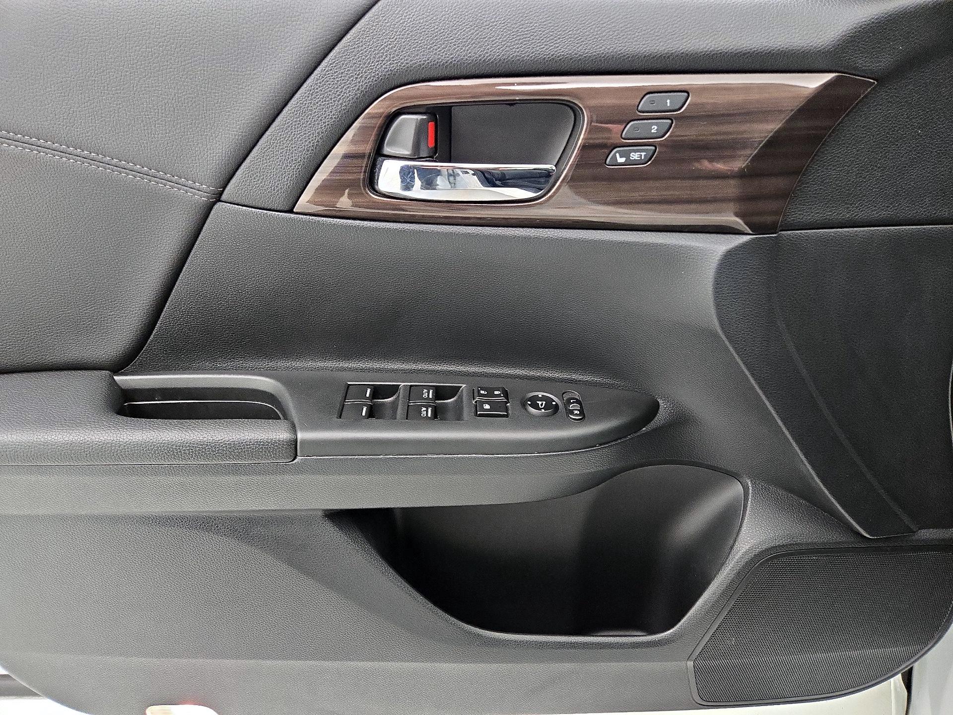 Thumbnail: 2017 Honda Accord - 12