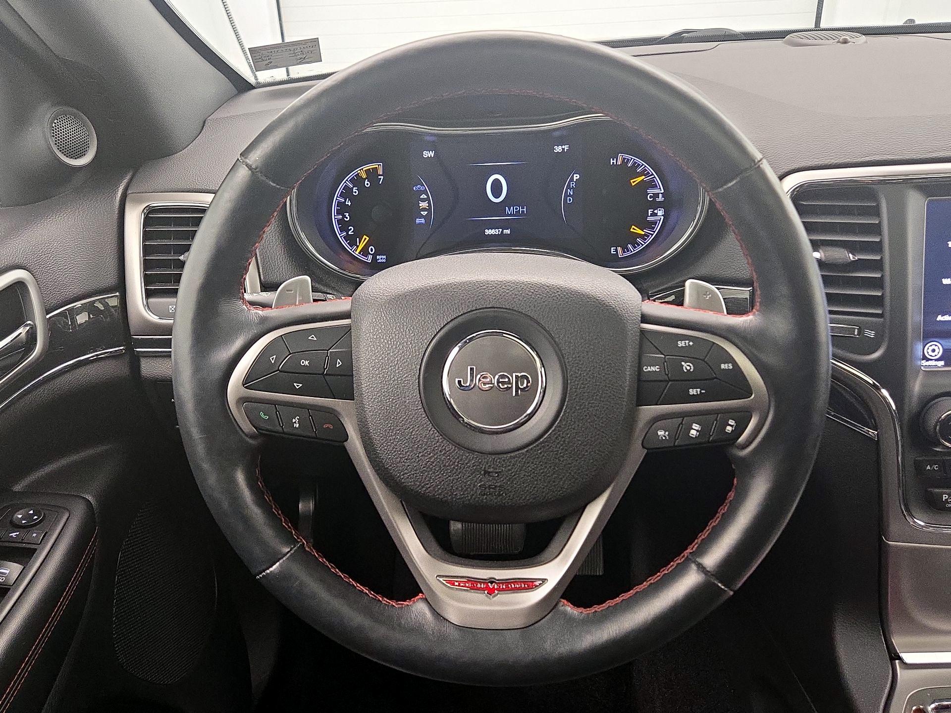 Thumbnail: 2018 Jeep Grand Cherokee - 10