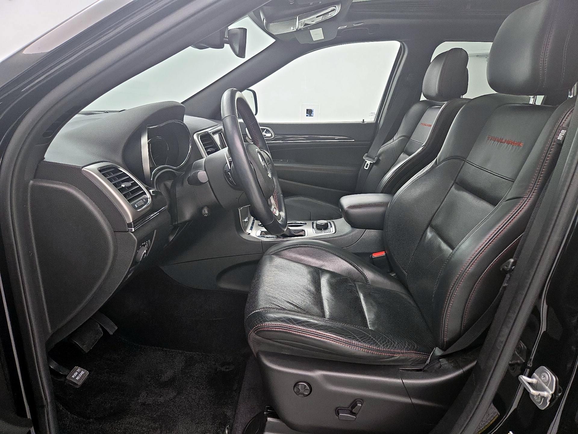 Thumbnail: 2018 Jeep Grand Cherokee - 11