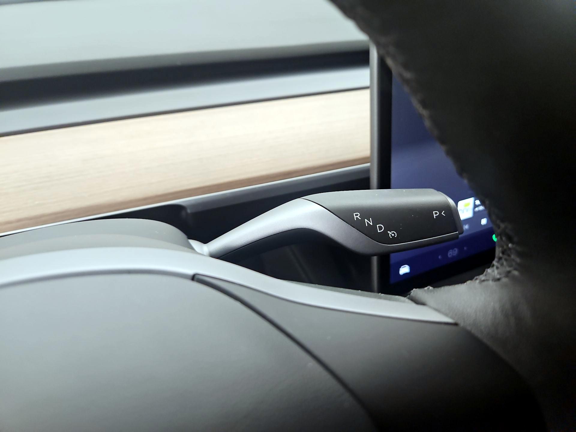 Thumbnail: 2025 Tesla Model Y - 17