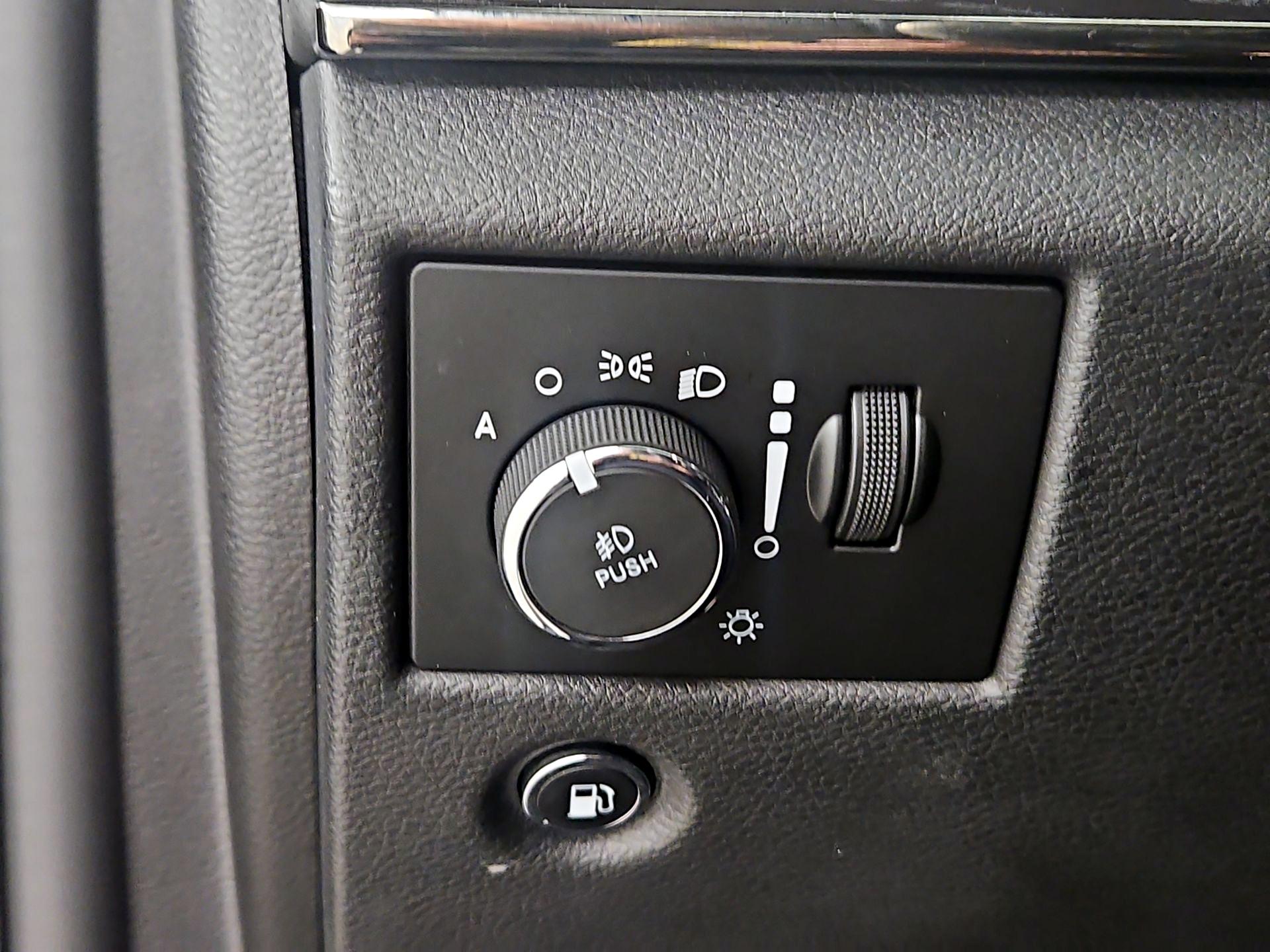 Thumbnail: 2018 Jeep Grand Cherokee - 13