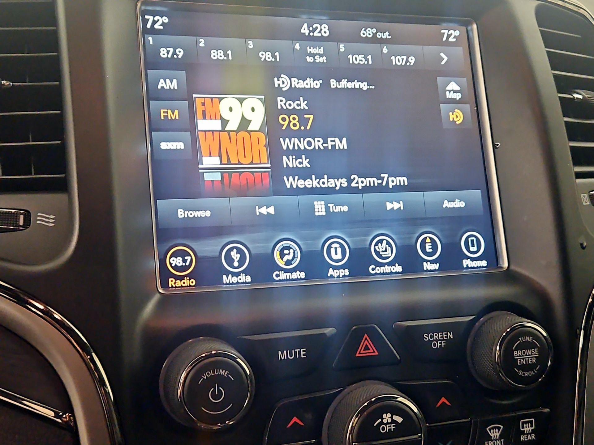 Thumbnail: 2018 Jeep Grand Cherokee - 16