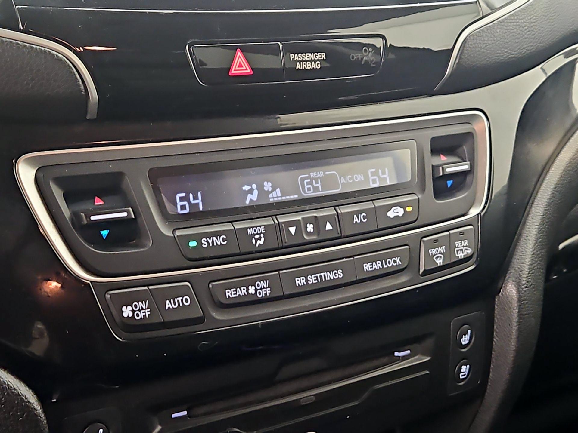 Thumbnail: 2019 Honda Pilot - 17