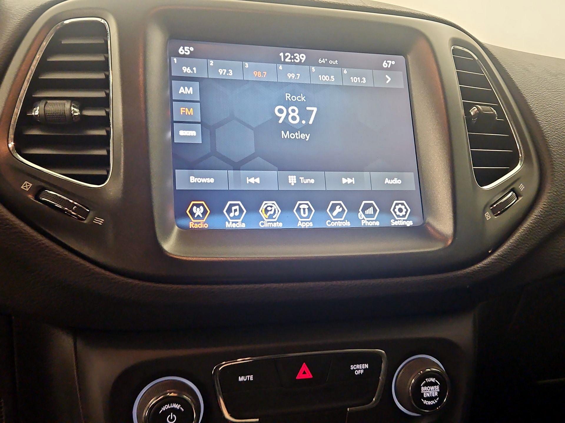 Thumbnail: 2018 Jeep Compass - 15