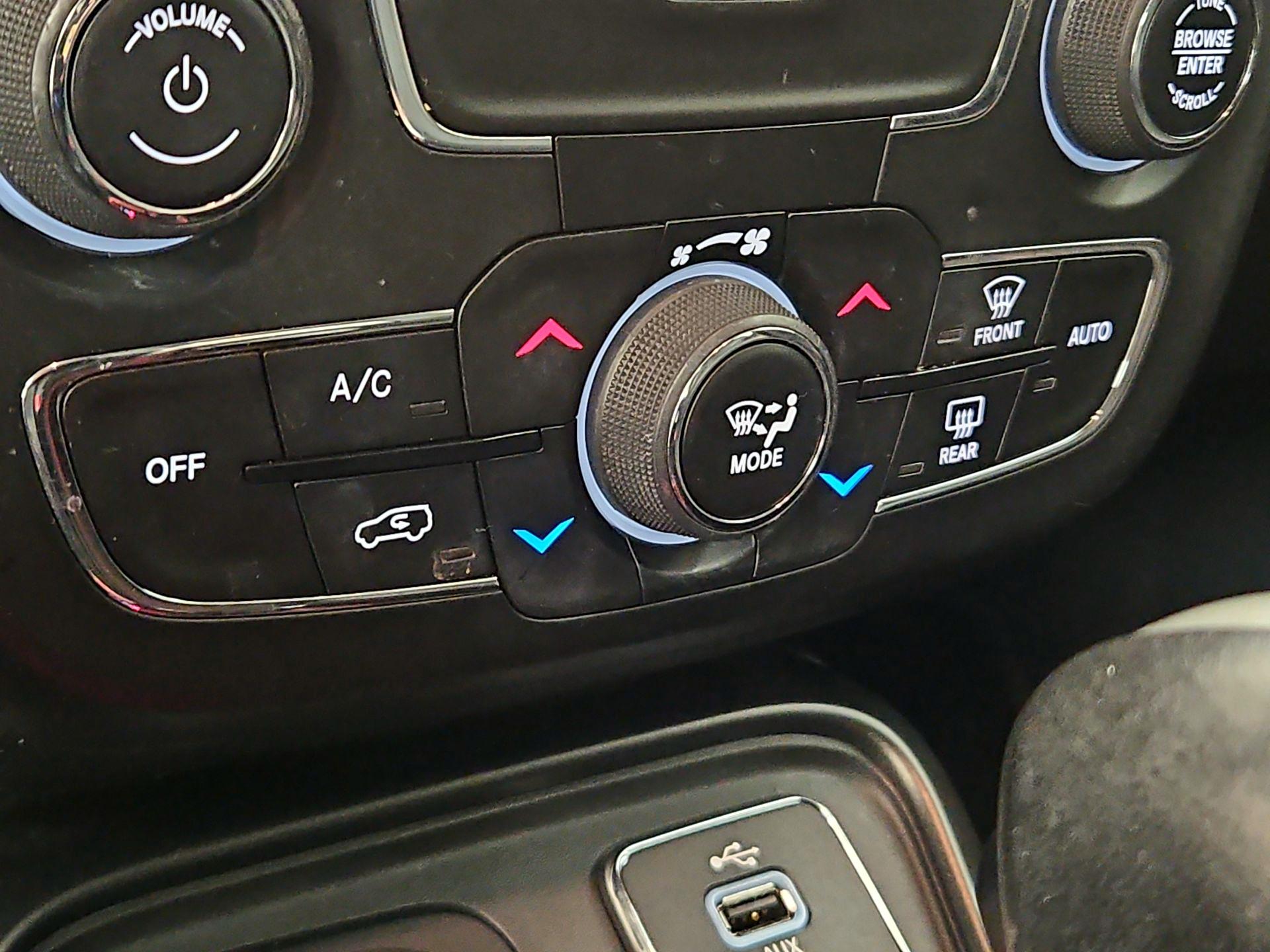 Thumbnail: 2018 Jeep Compass - 16