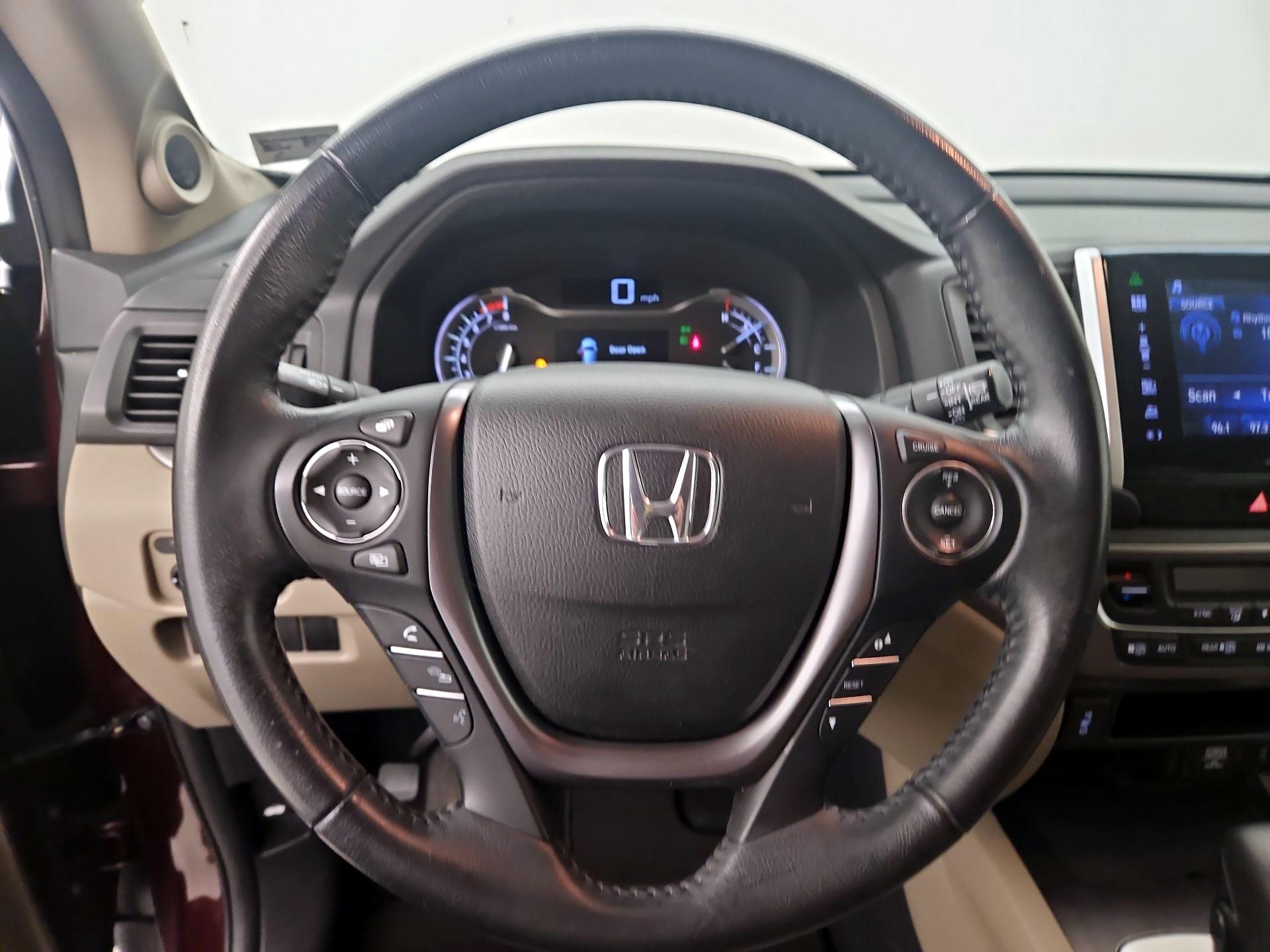 Thumbnail: 2016 Honda Pilot - 10