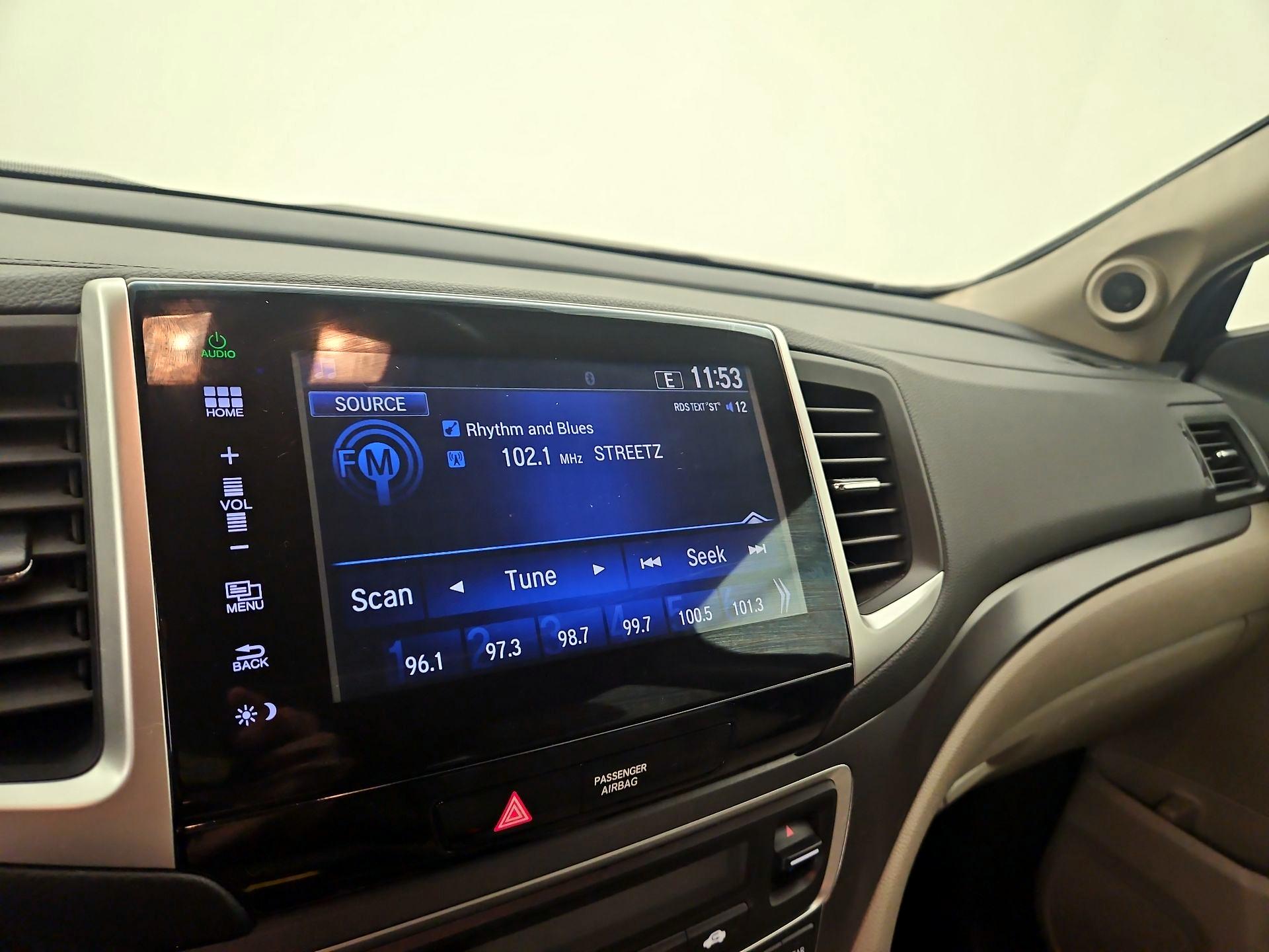 Thumbnail: 2016 Honda Pilot - 14