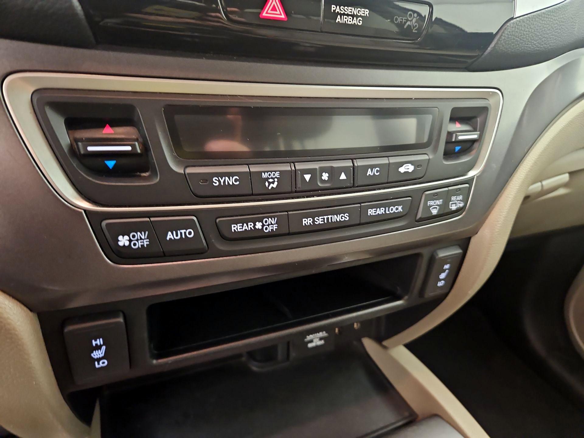 Thumbnail: 2016 Honda Pilot - 15