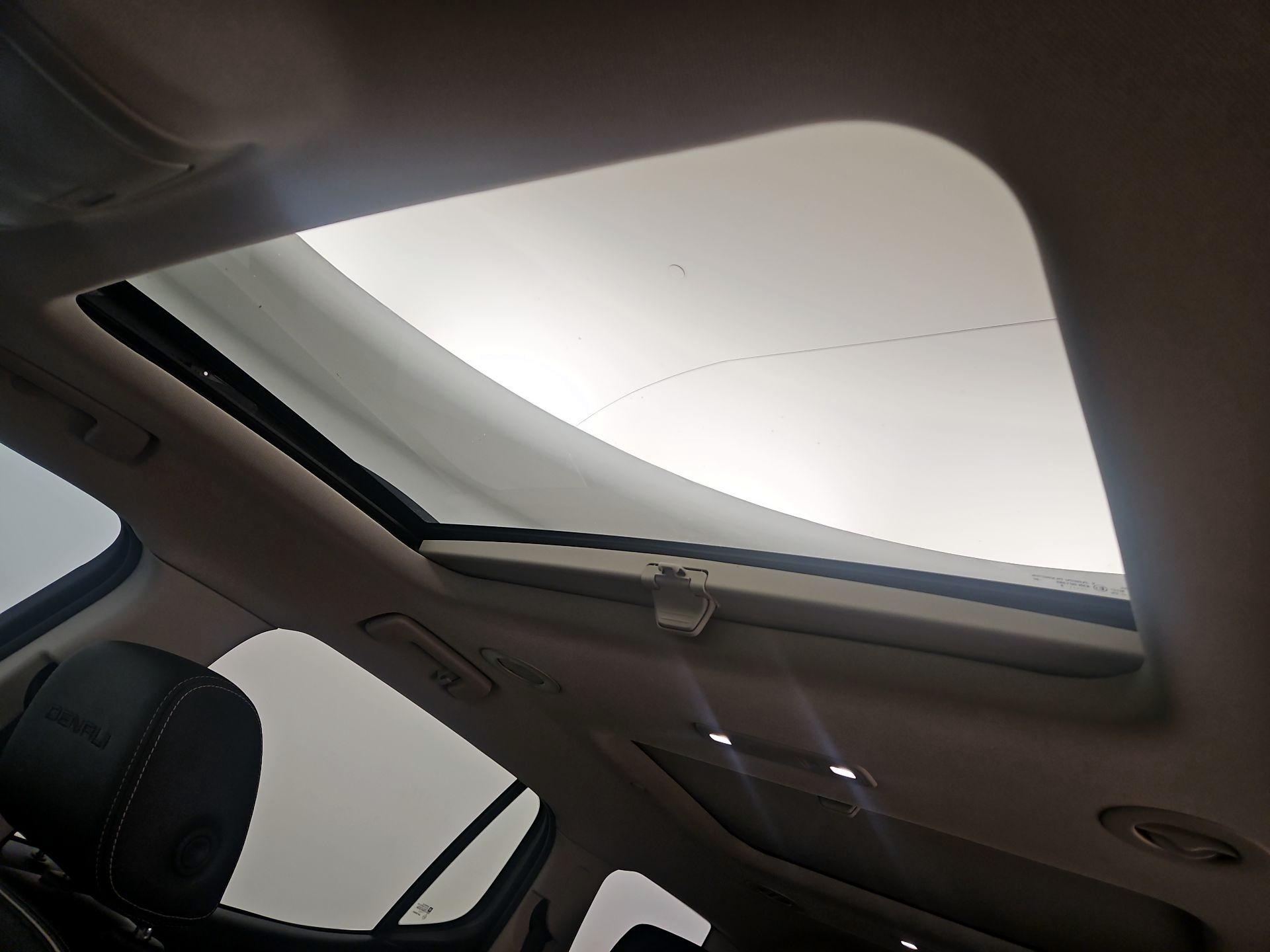 Thumbnail: 2018 GMC Acadia - 19