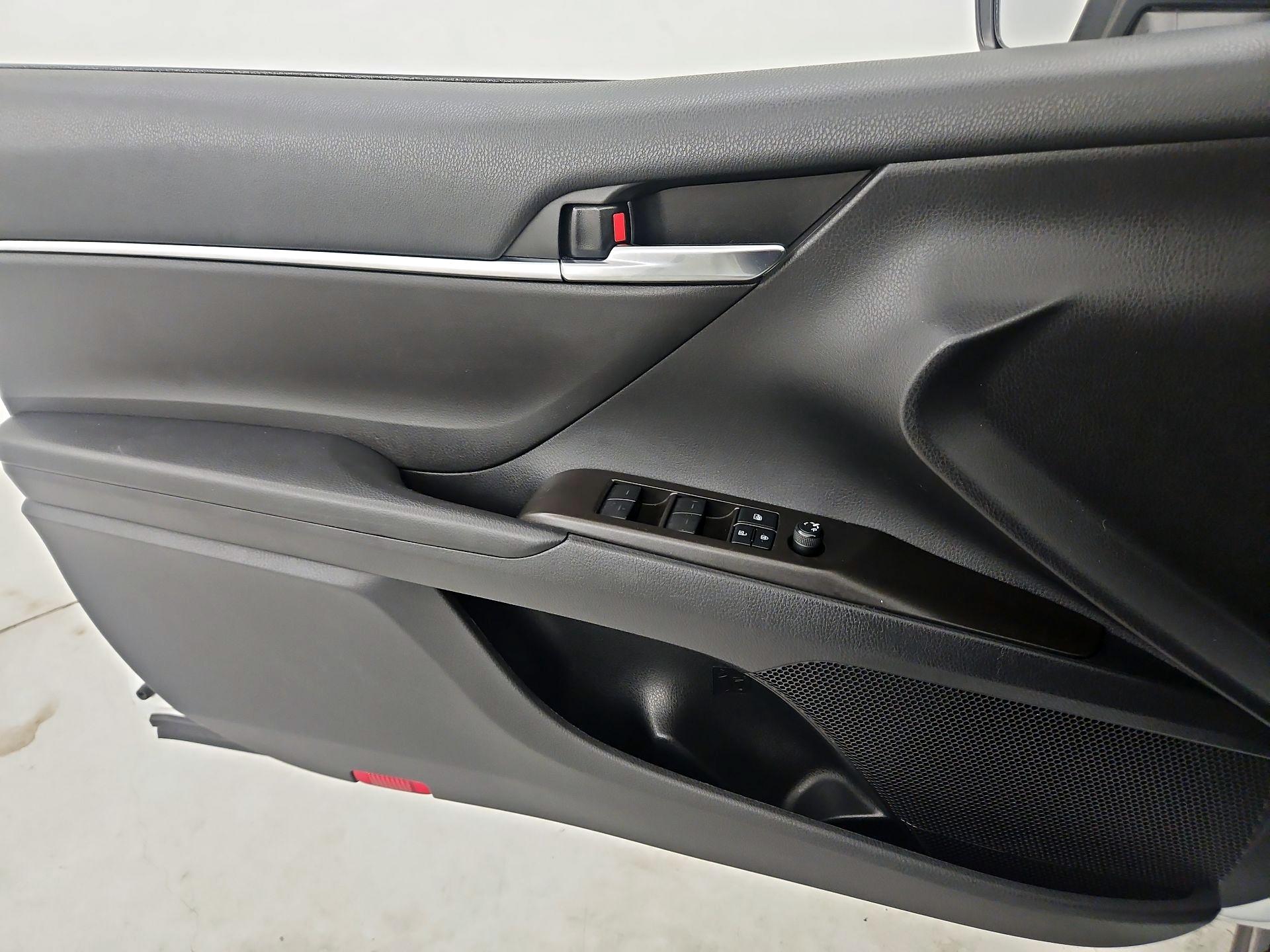 Thumbnail: 2021 Toyota Camry - 12