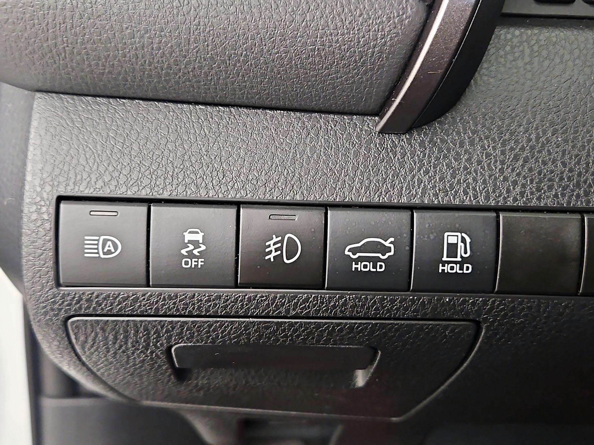 Thumbnail: 2021 Toyota Camry - 13