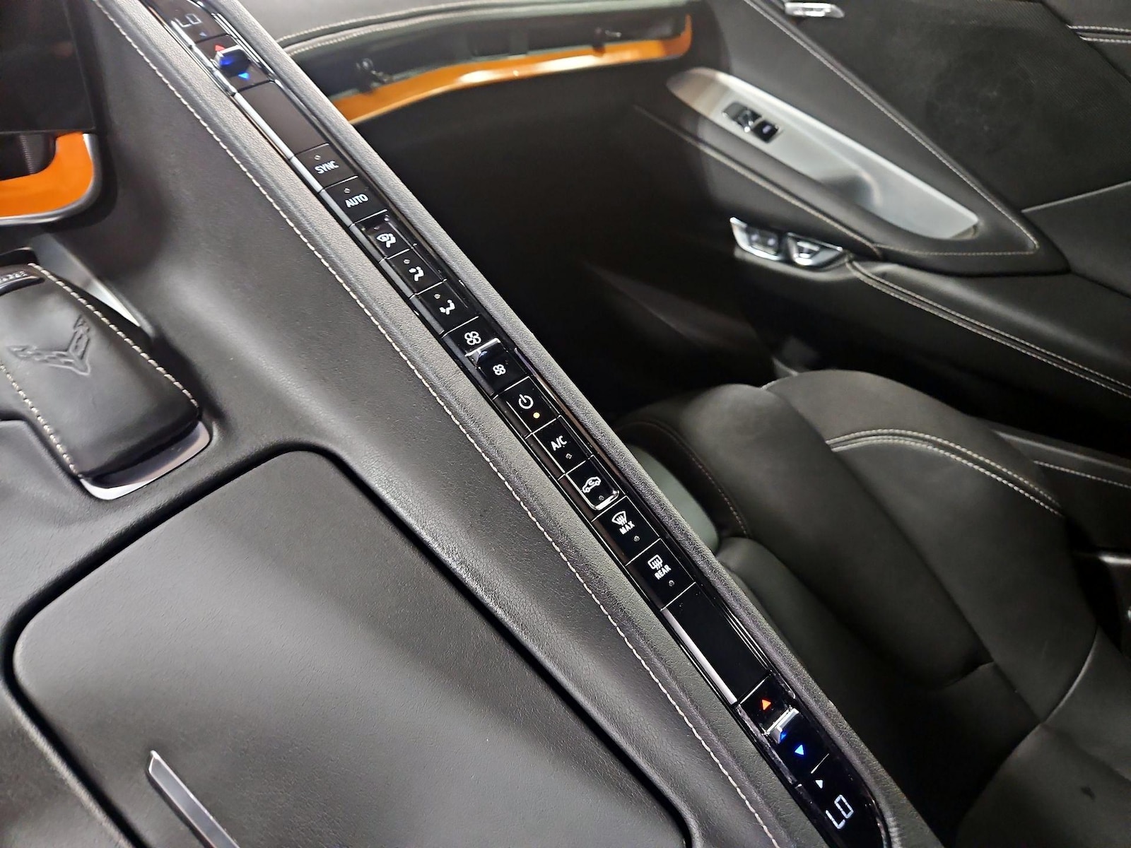 2020 Chevrolet Corvette 1LT - Photo 17