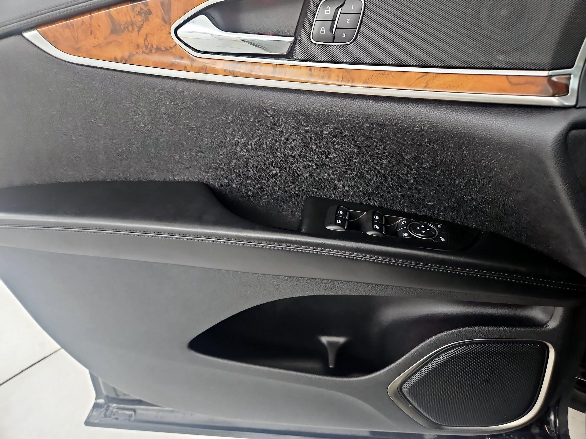 Thumbnail: 2016 Lincoln MKX - 12