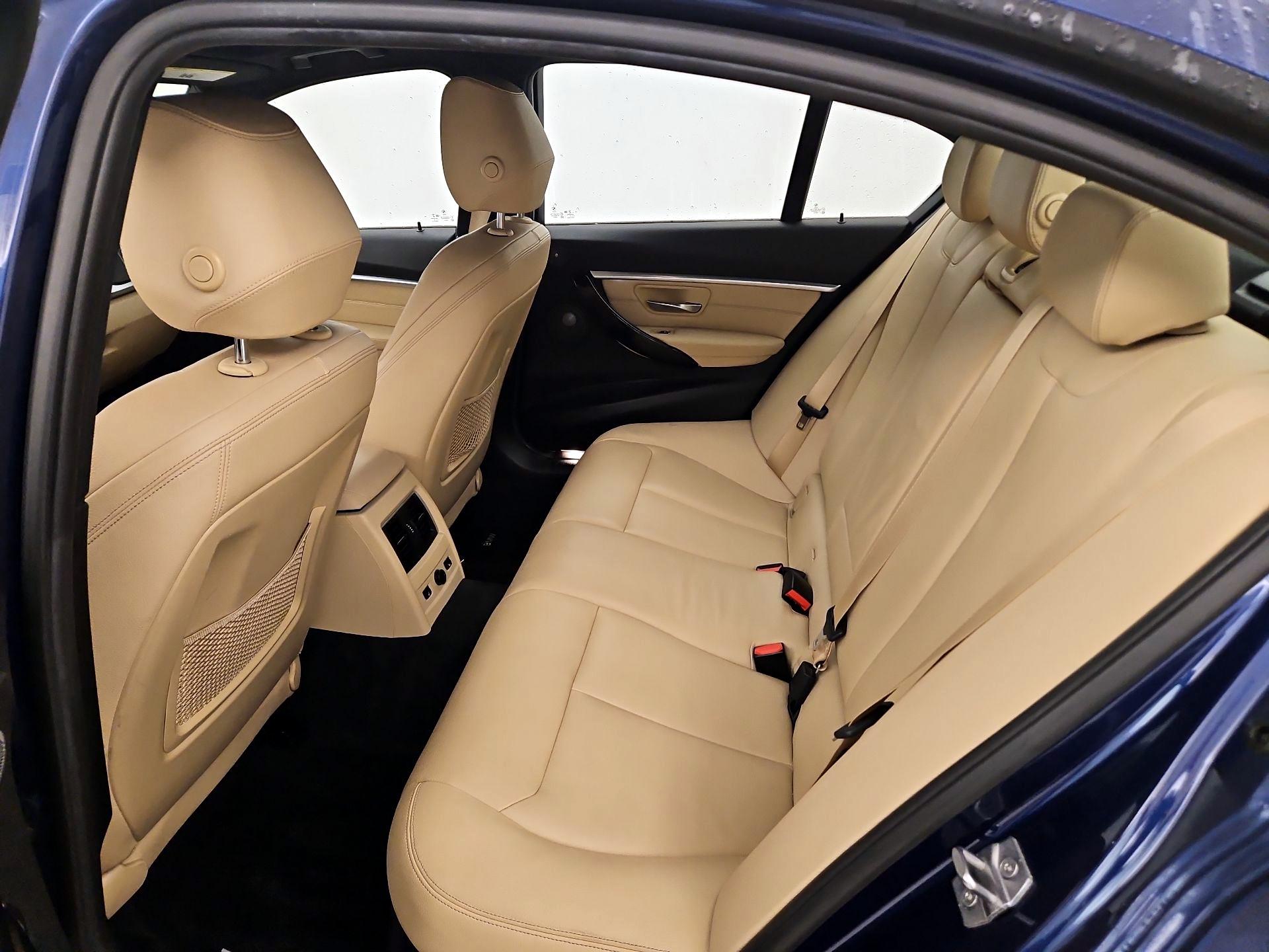 Thumbnail: 2018 BMW 3 Series - 18