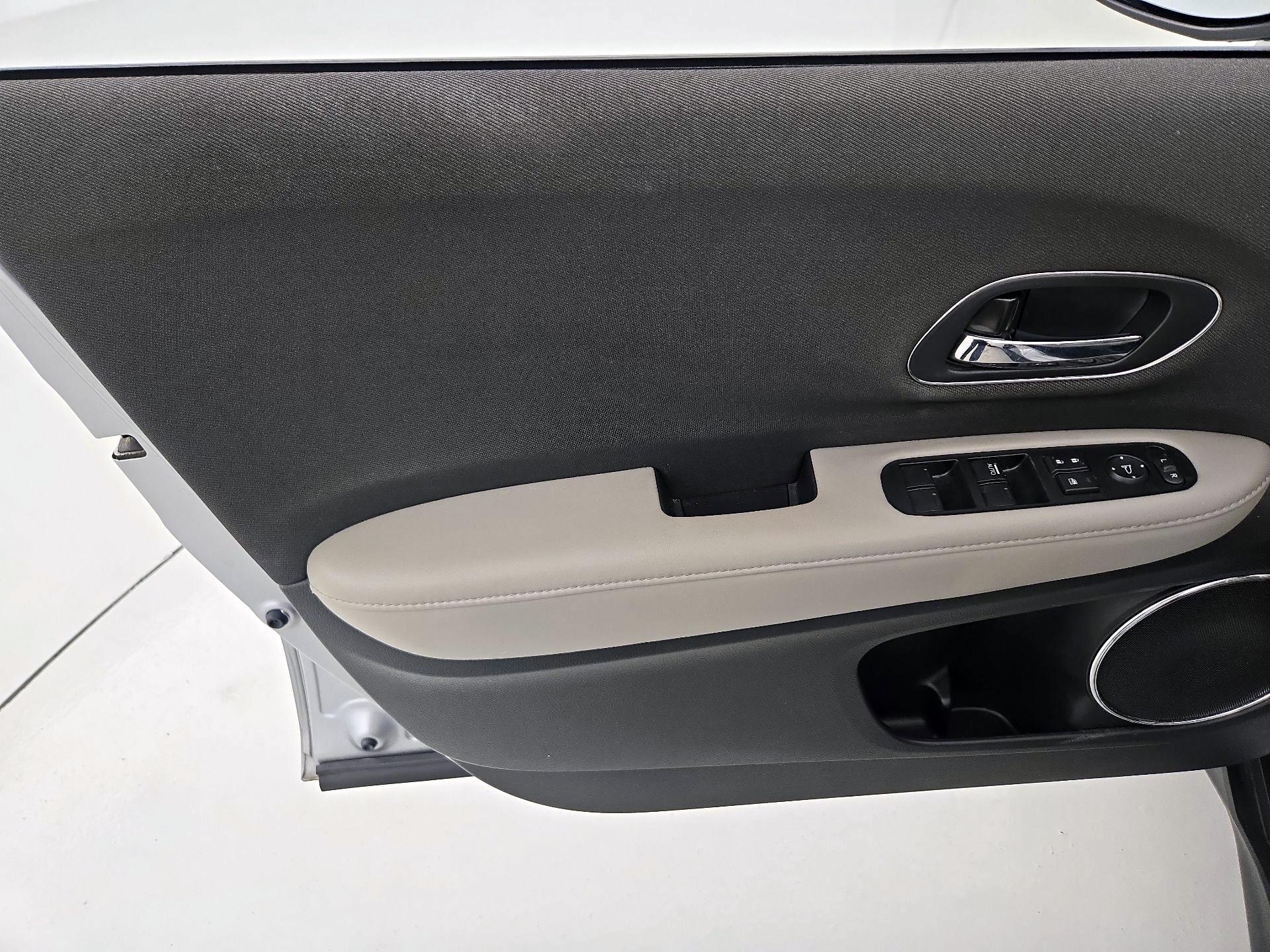 Thumbnail: 2021 Honda HR-V - 12