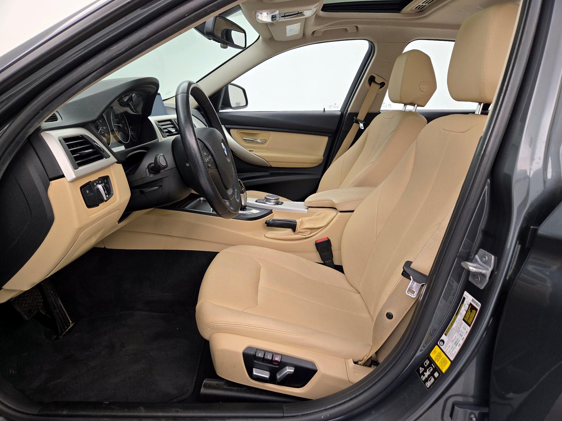 Thumbnail: 2018 BMW 3 Series - 11