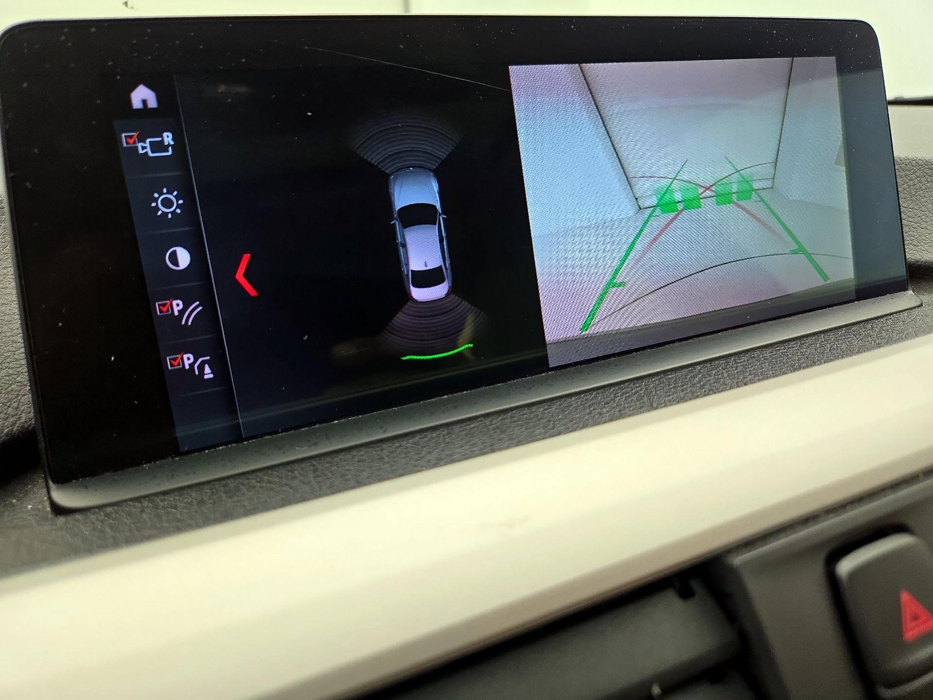 Thumbnail: 2018 BMW 3 Series - 15