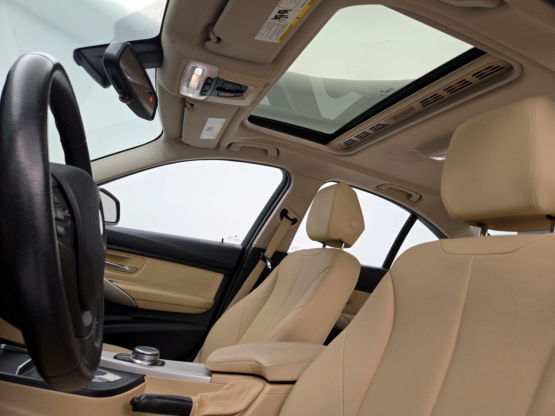 Thumbnail: 2018 BMW 3 Series - 20