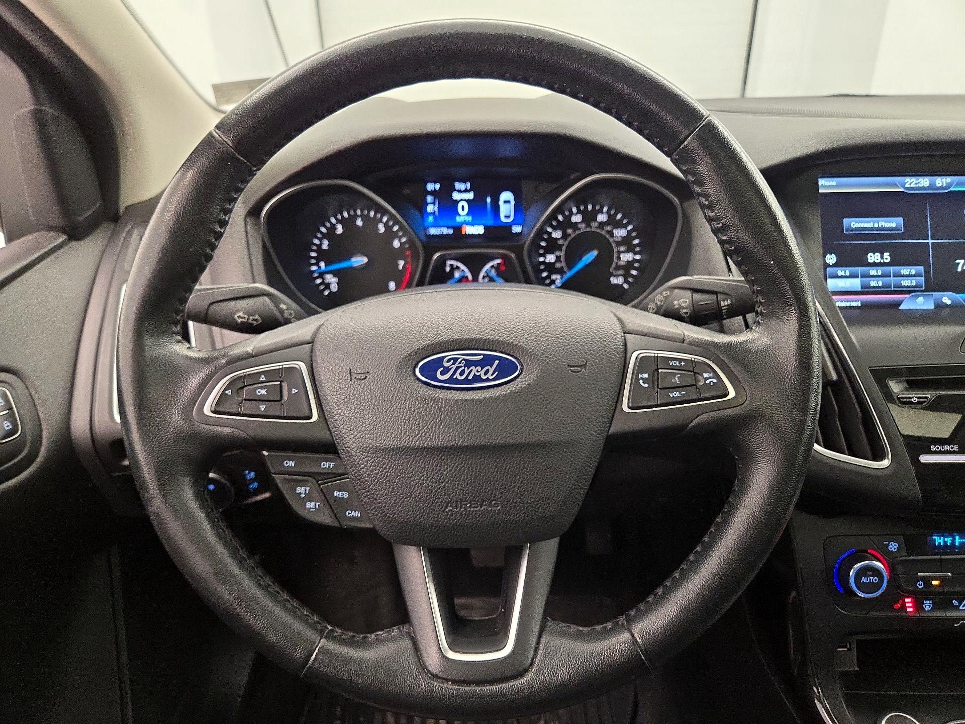 Thumbnail: 2015 Ford Focus - 10