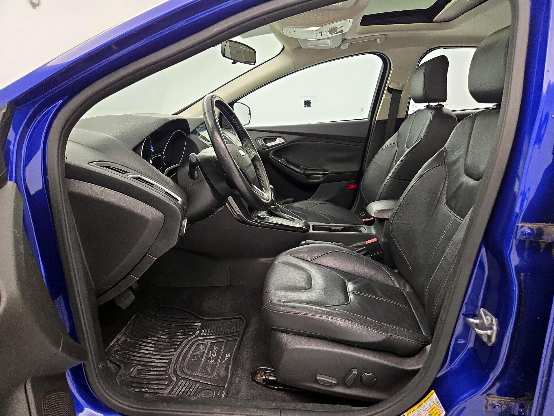 Thumbnail: 2015 Ford Focus - 11