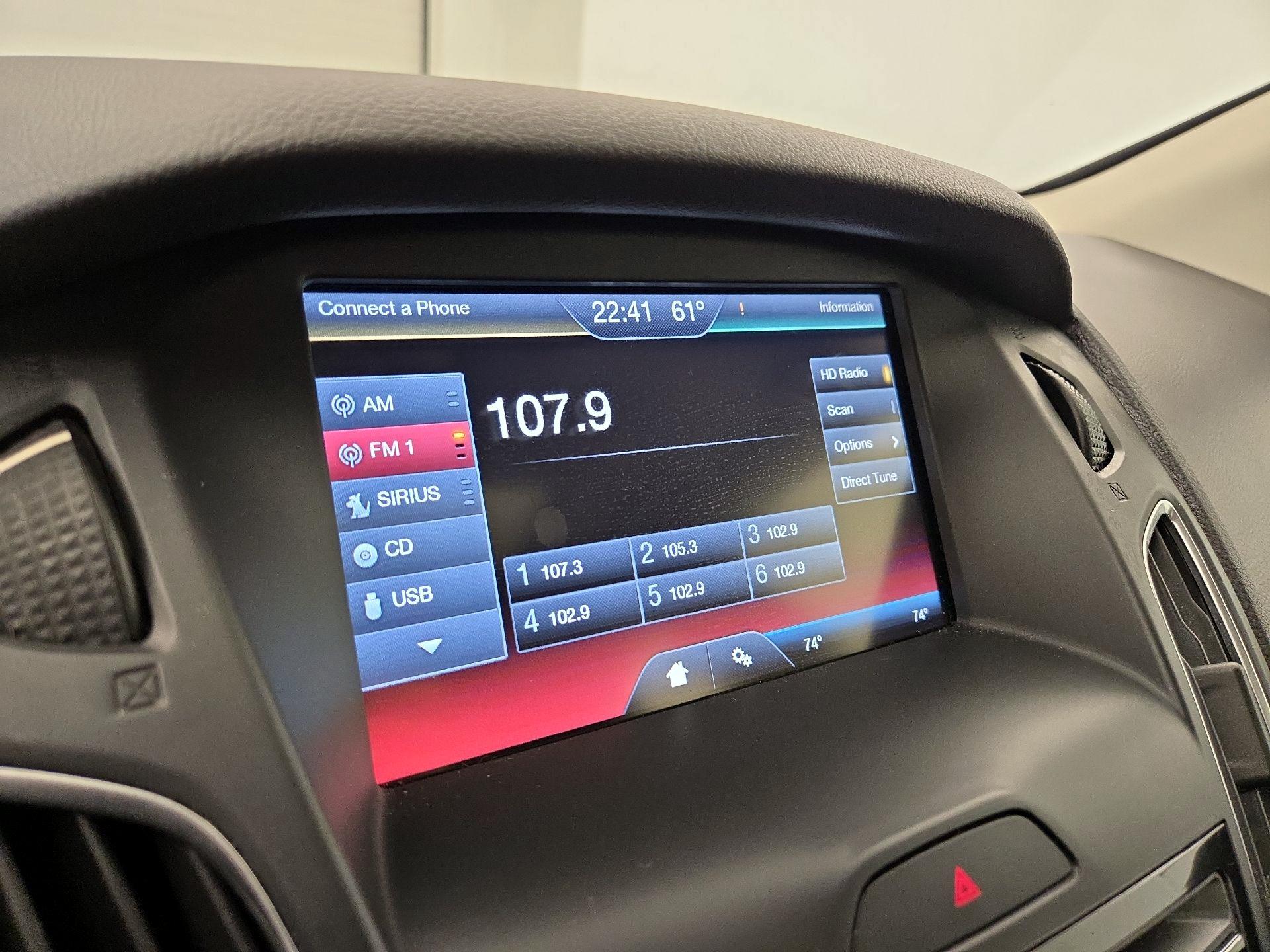 Thumbnail: 2015 Ford Focus - 15