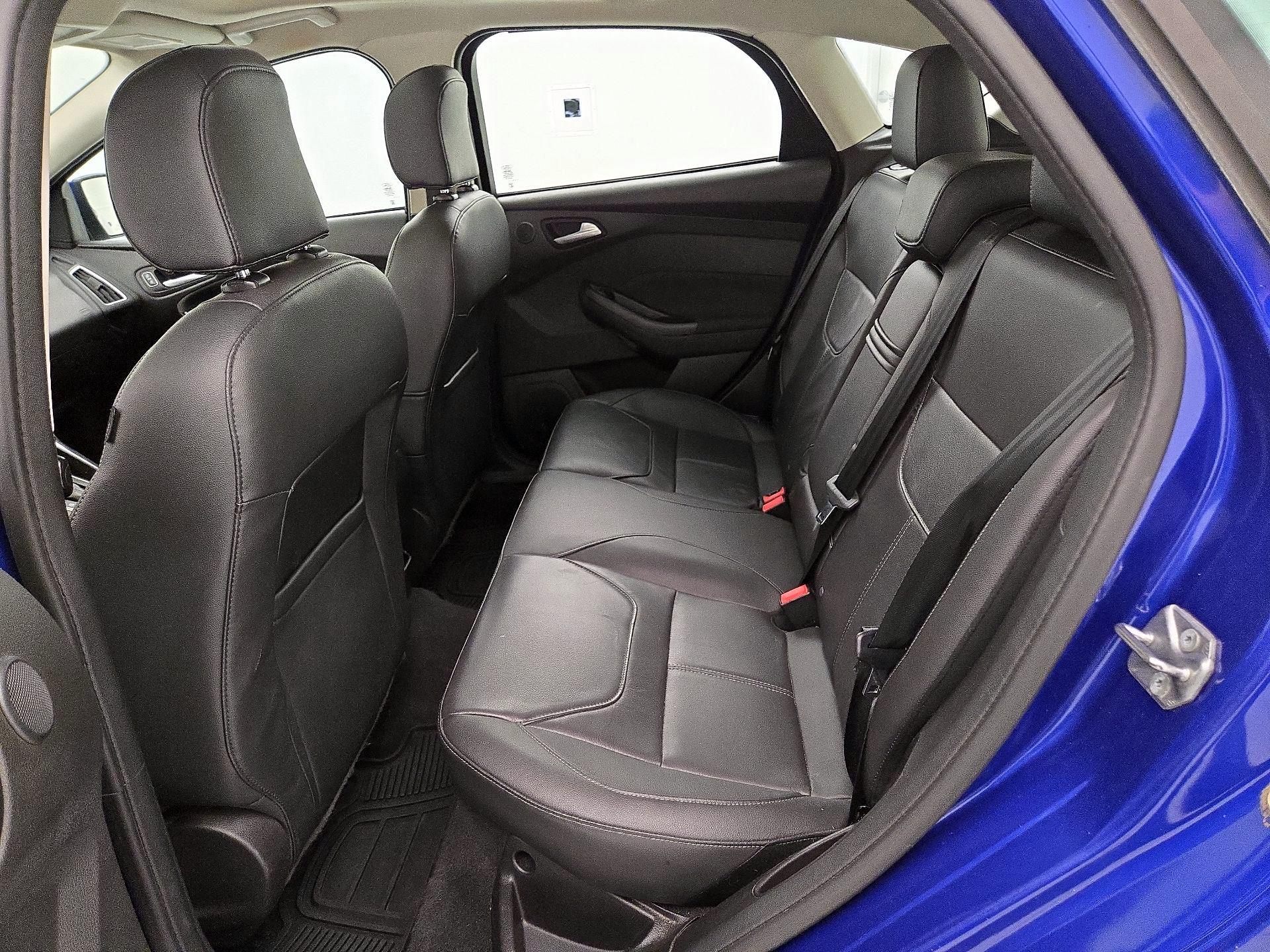 Thumbnail: 2015 Ford Focus - 20