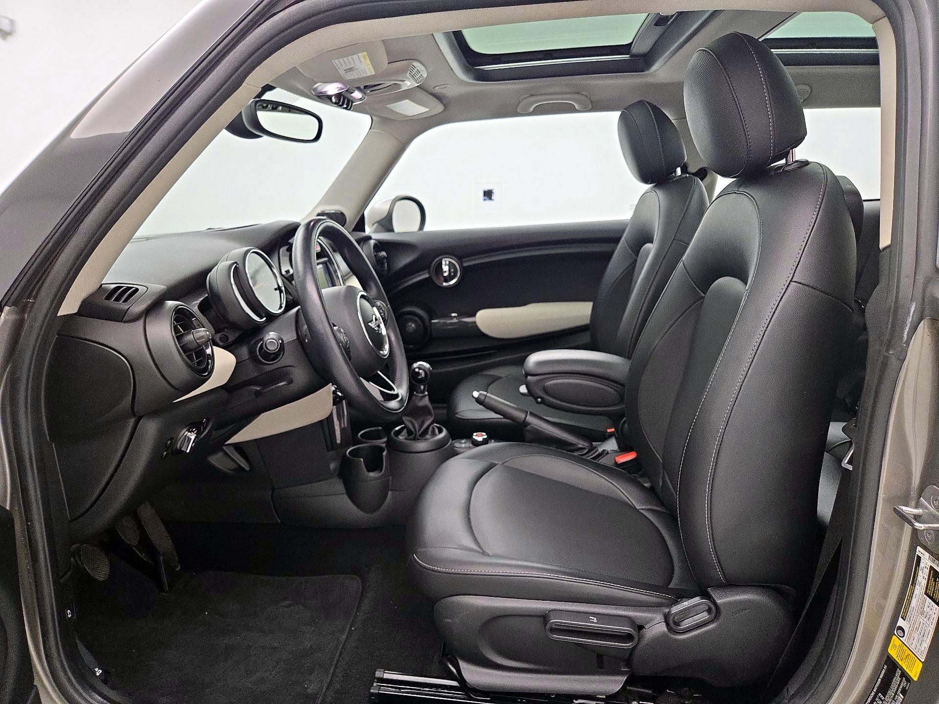 Thumbnail: 2017 MINI Cooper Hardtop - 11