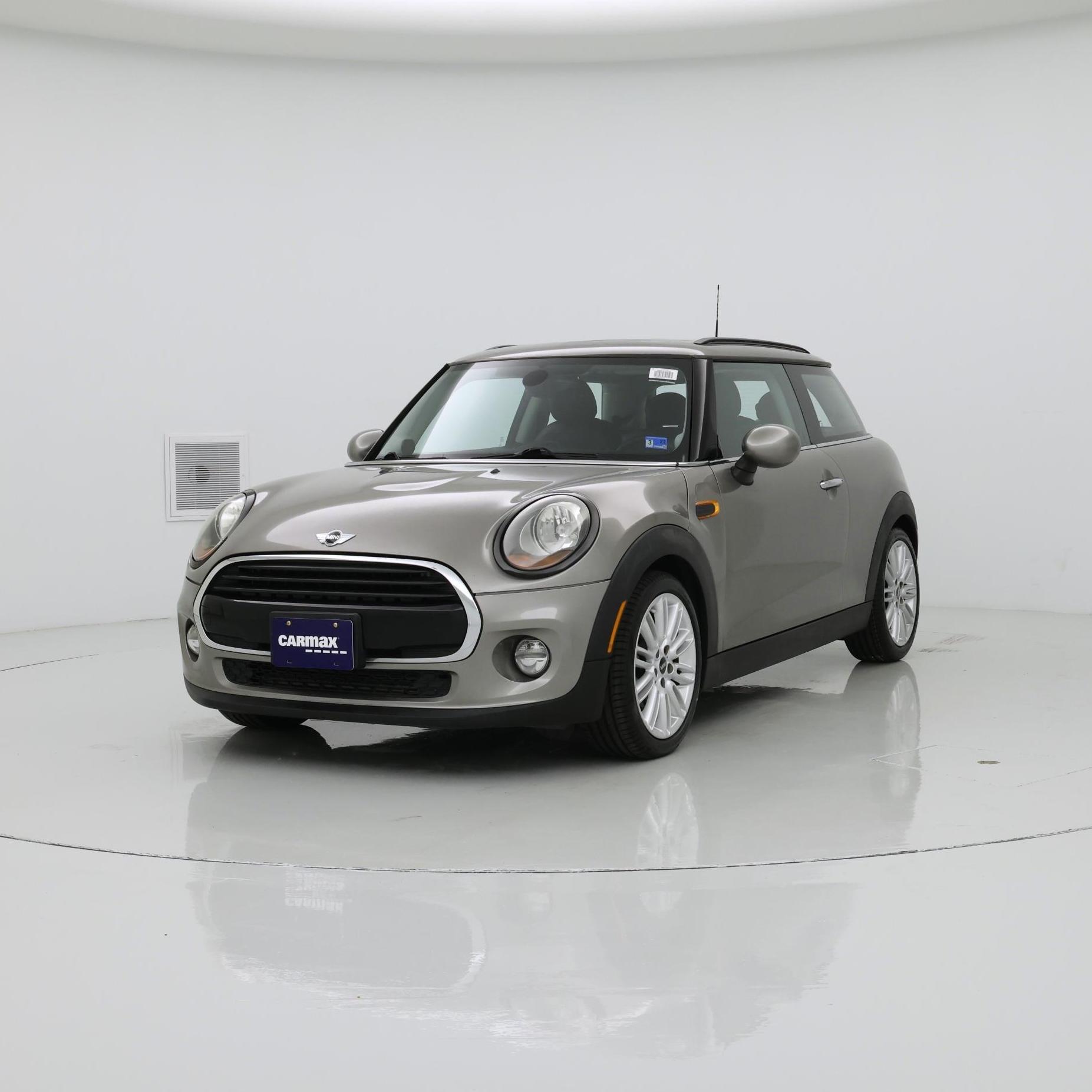 Thumbnail: 2017 MINI Cooper Hardtop - 4