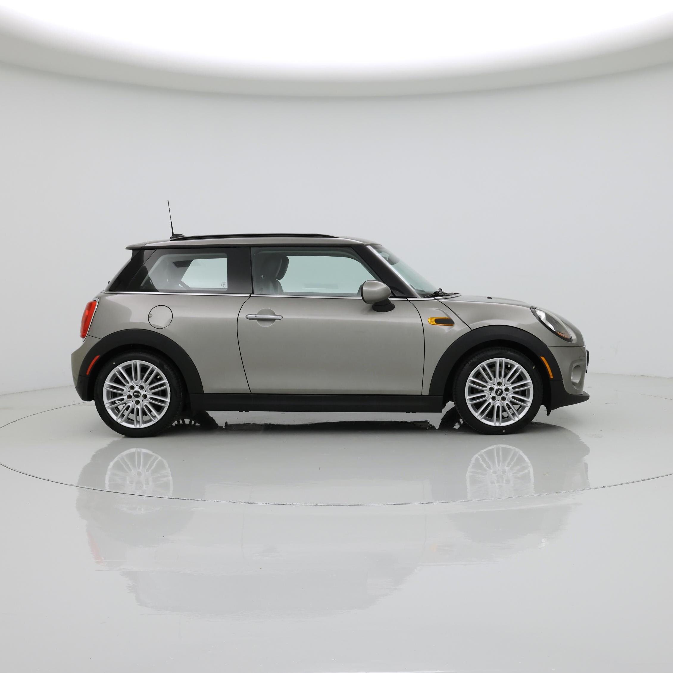 Thumbnail: 2017 MINI Cooper Hardtop - 7