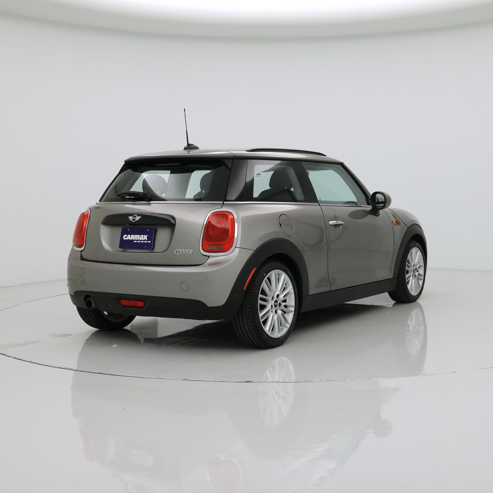 Thumbnail: 2017 MINI Cooper Hardtop - 8