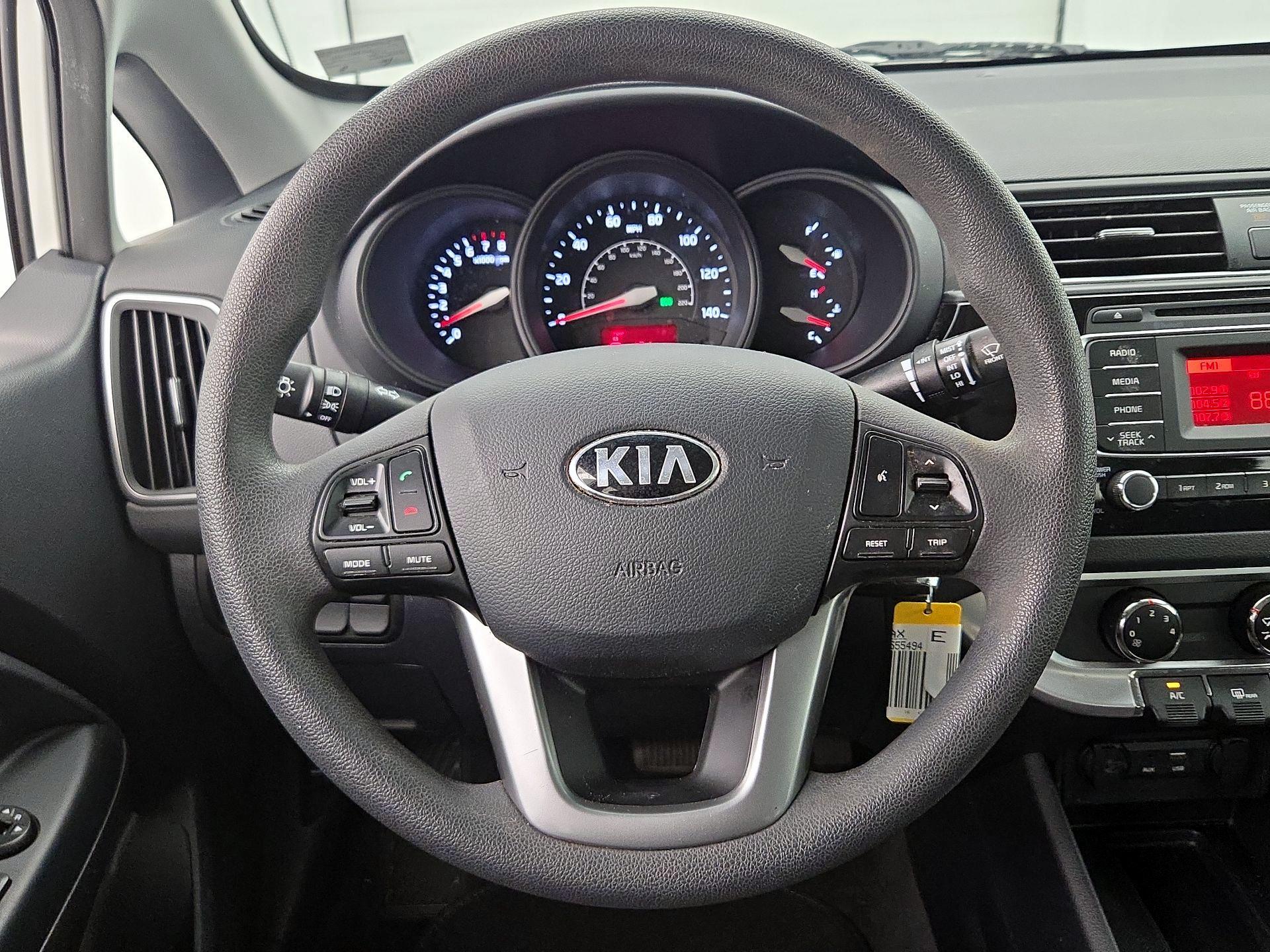 Thumbnail: 2016 Kia Rio - 10