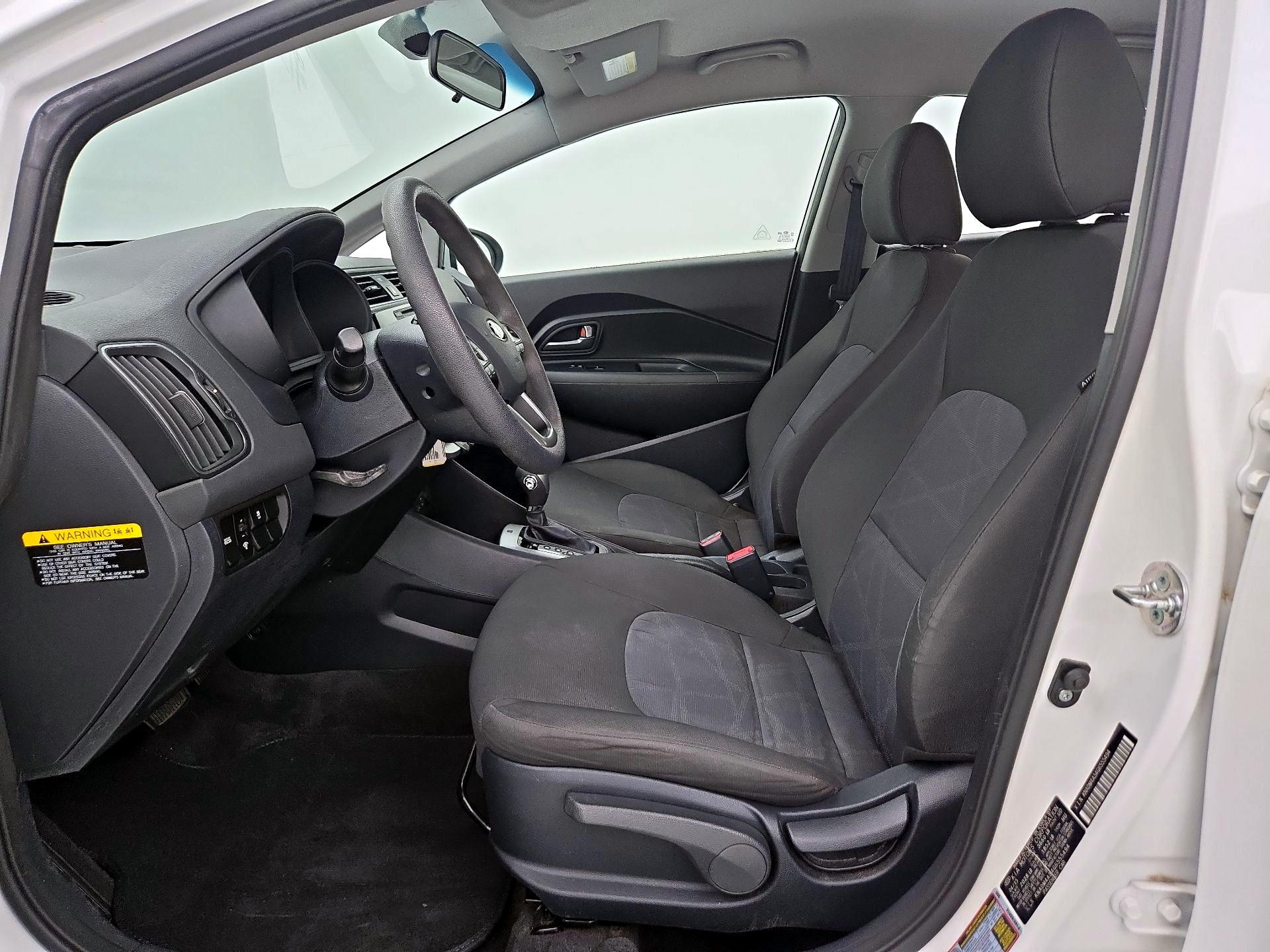 Thumbnail: 2016 Kia Rio - 11