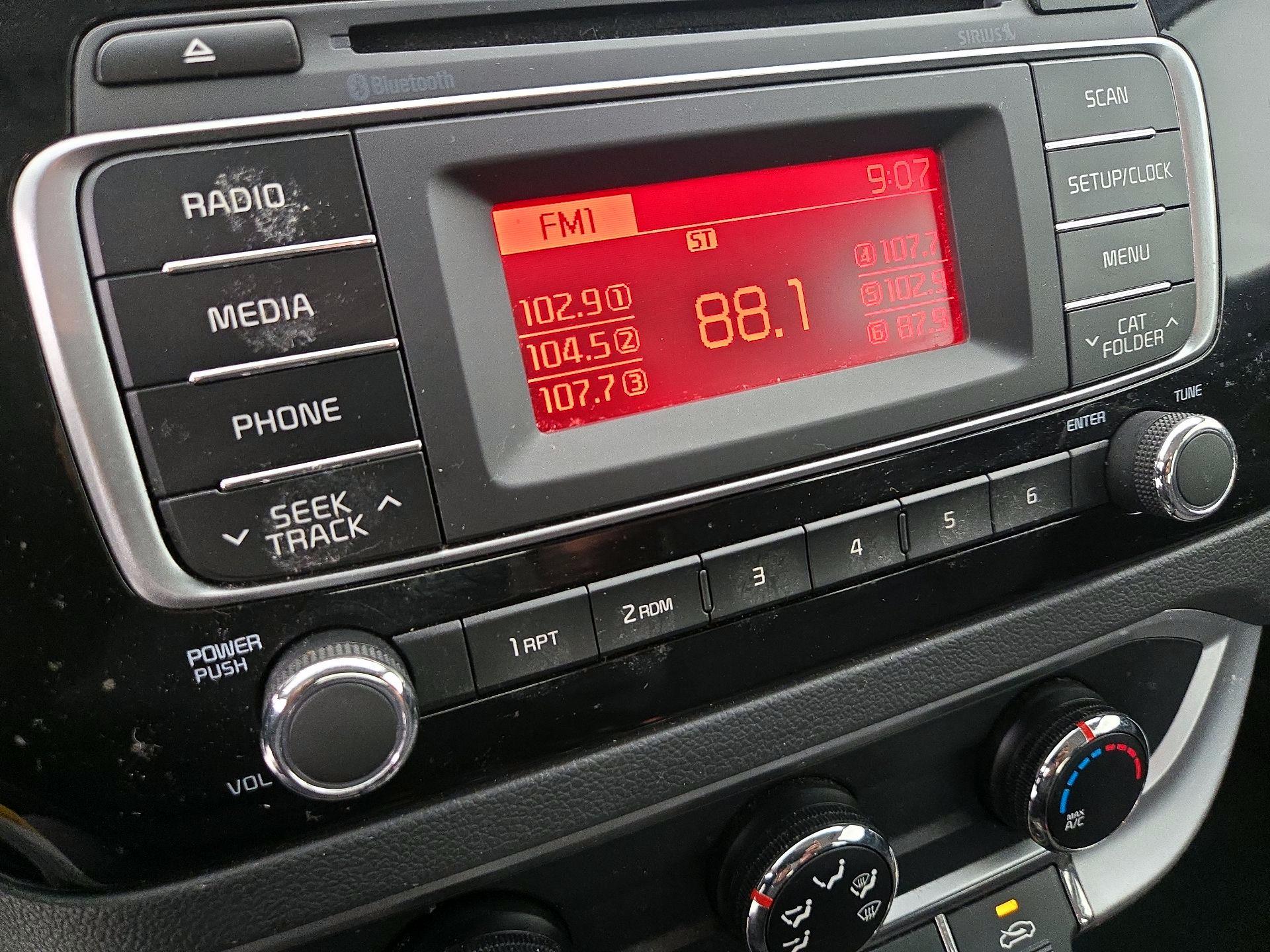 Thumbnail: 2016 Kia Rio - 14