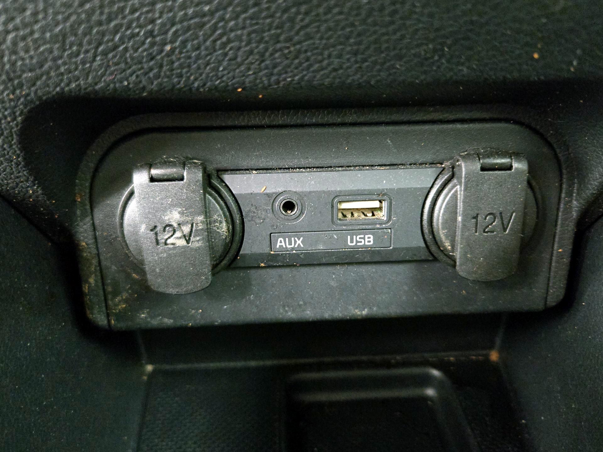 Thumbnail: 2016 Kia Rio - 17