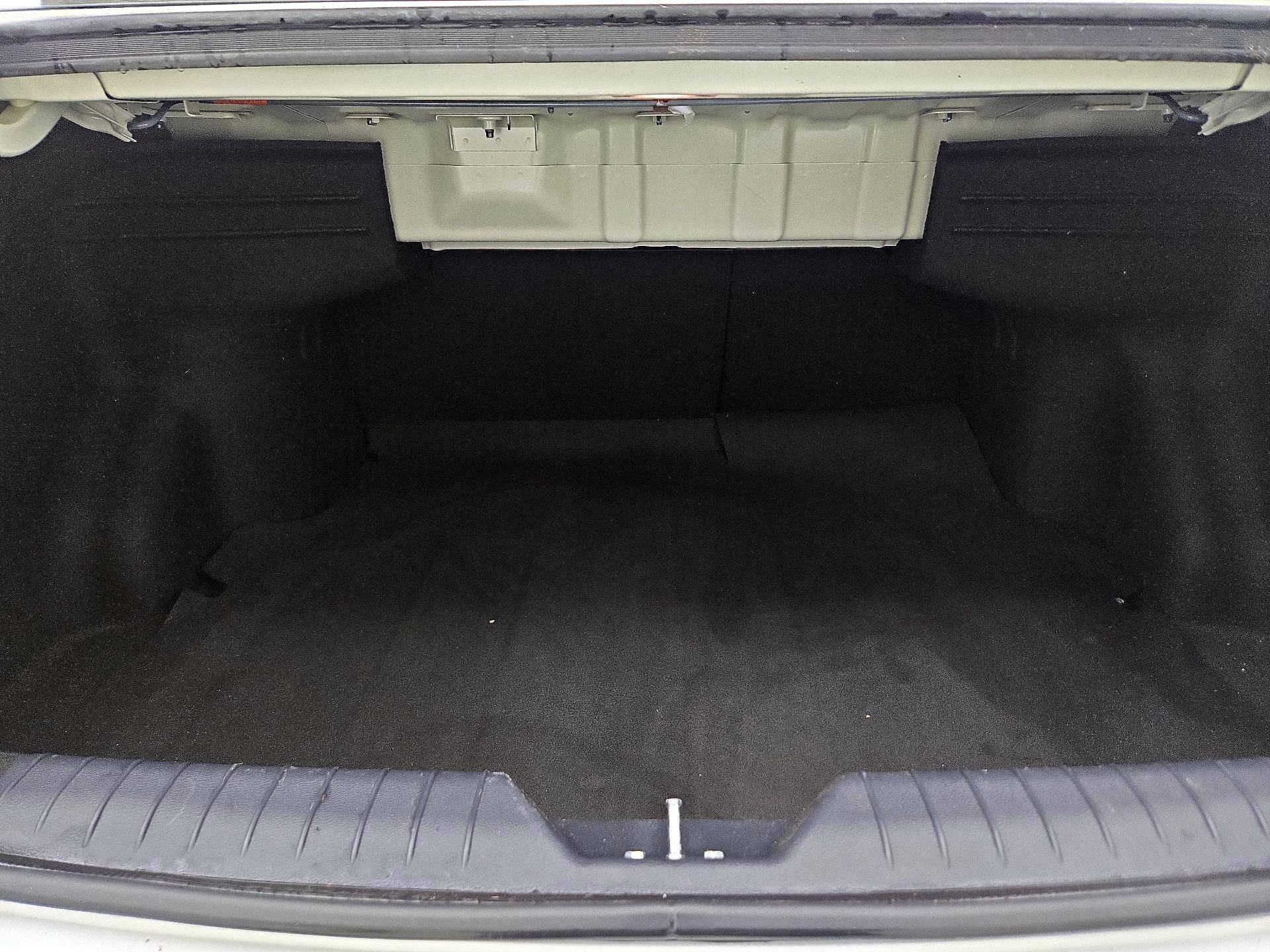 Thumbnail: 2016 Kia Rio - 19