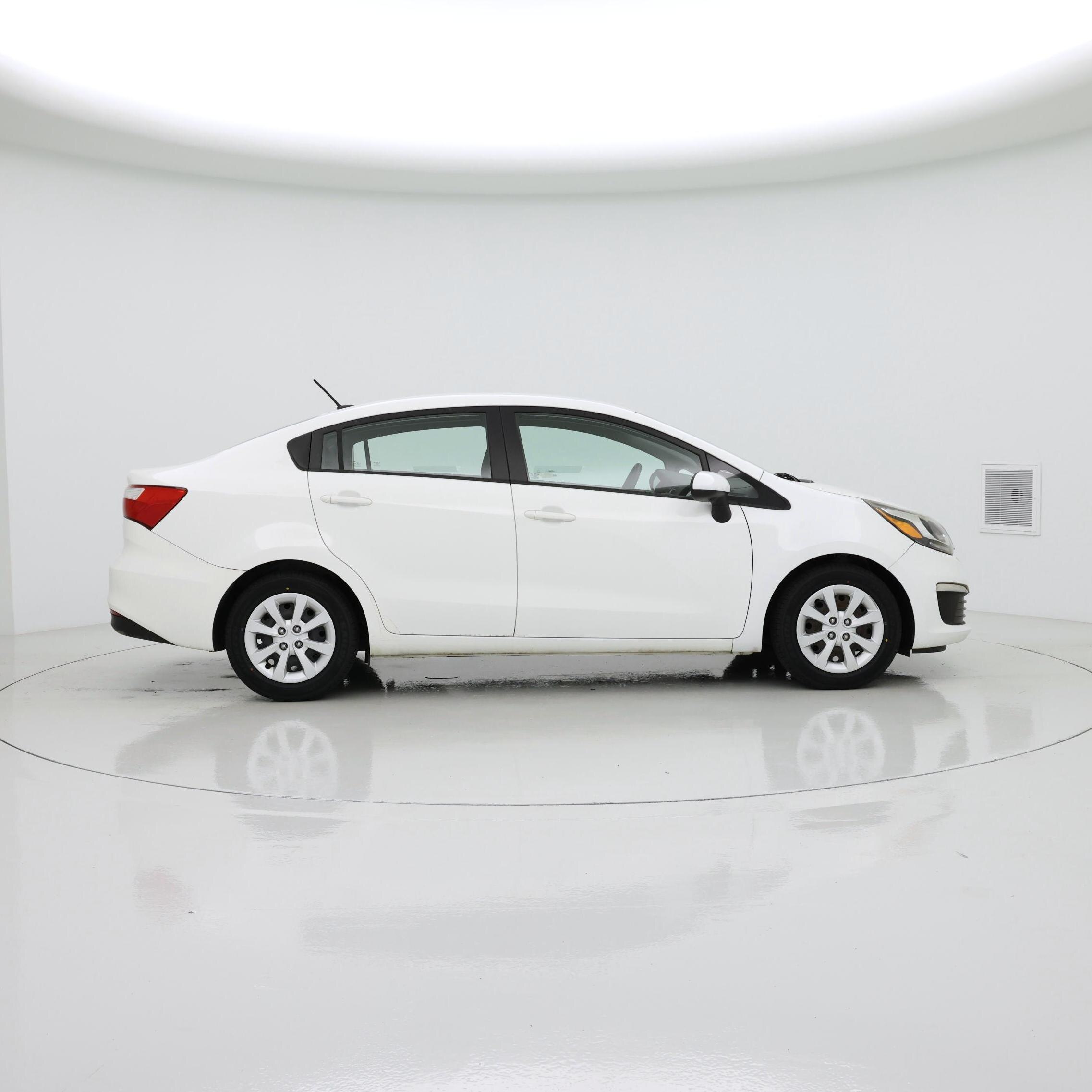 Thumbnail: 2016 Kia Rio - 7