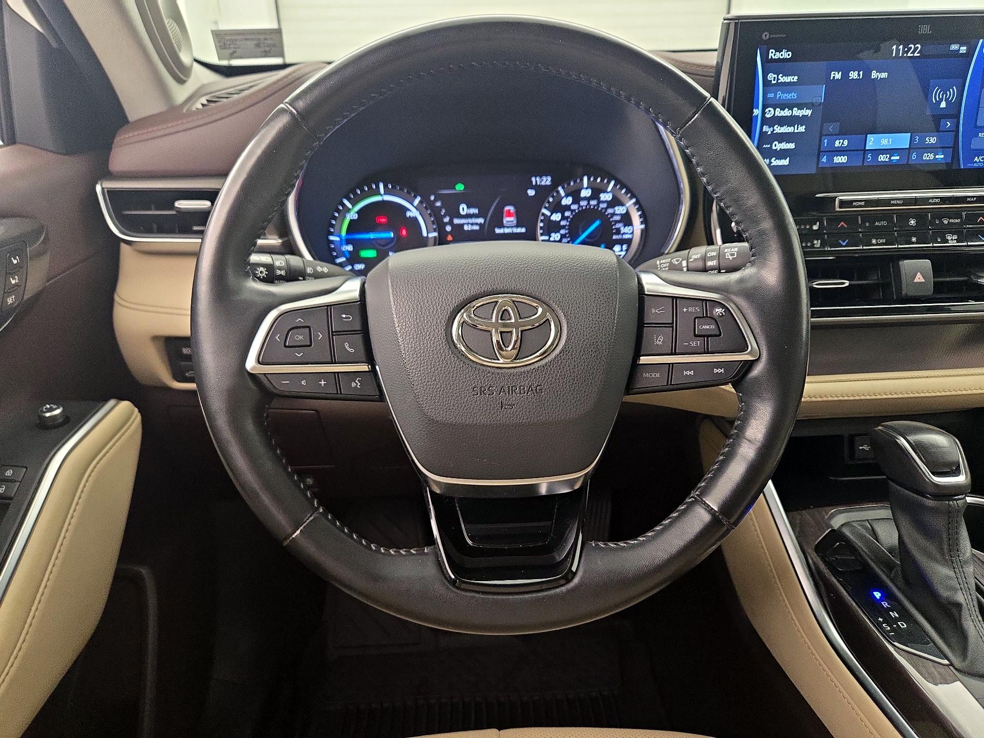 Thumbnail: 2021 Toyota Highlander - 10