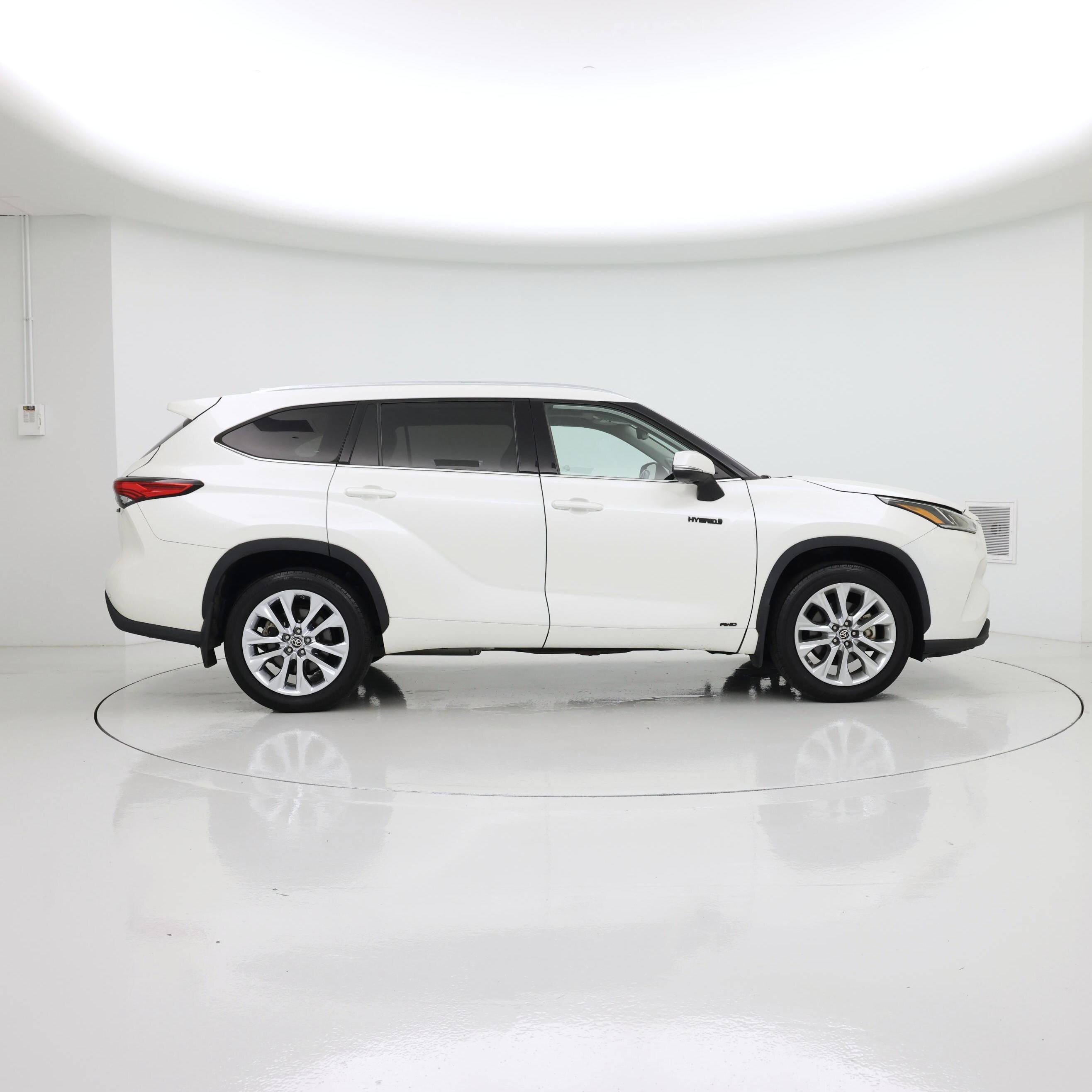 Thumbnail: 2021 Toyota Highlander - 7