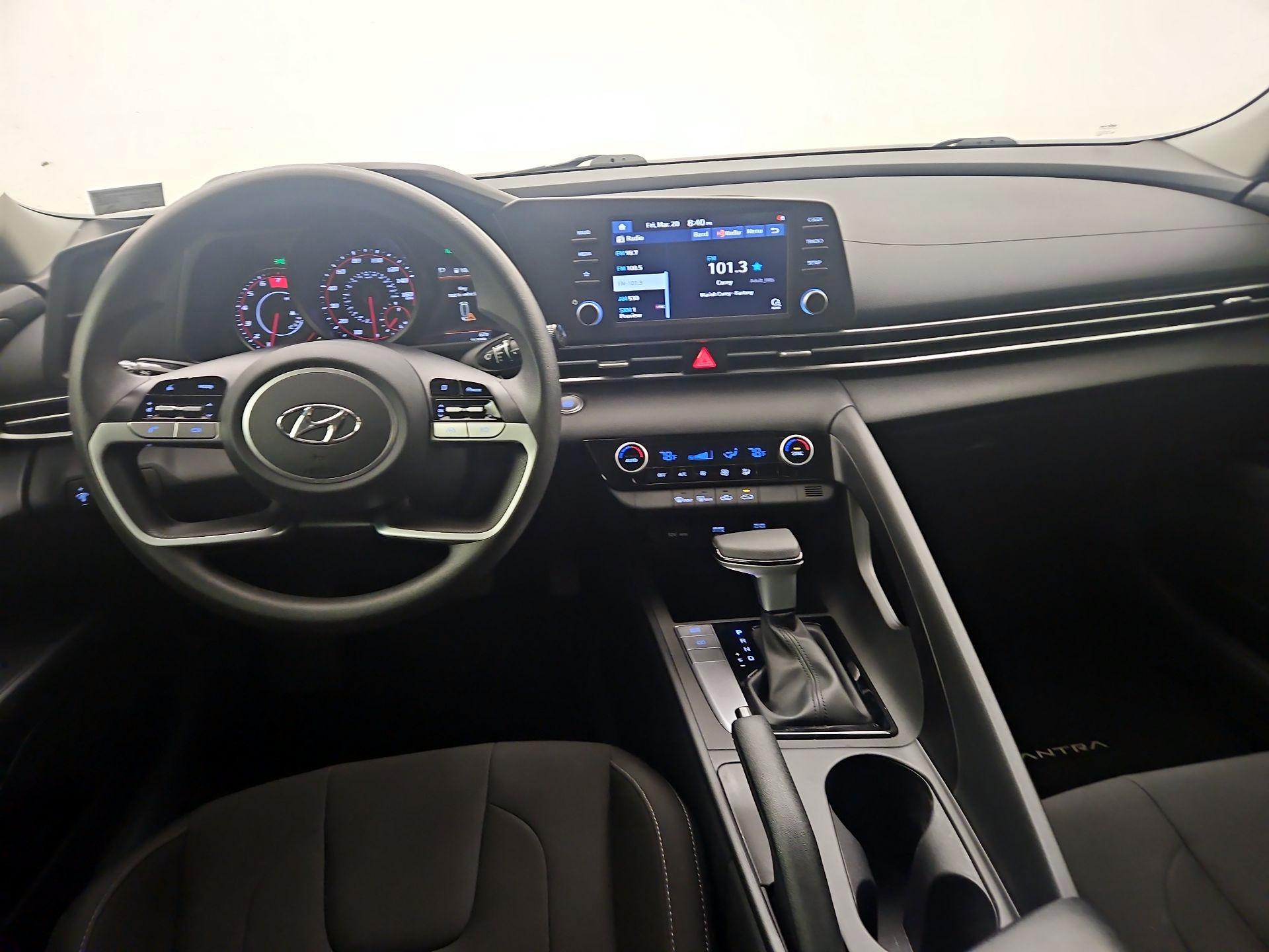 Thumbnail: 2022 Hyundai Elantra - 9