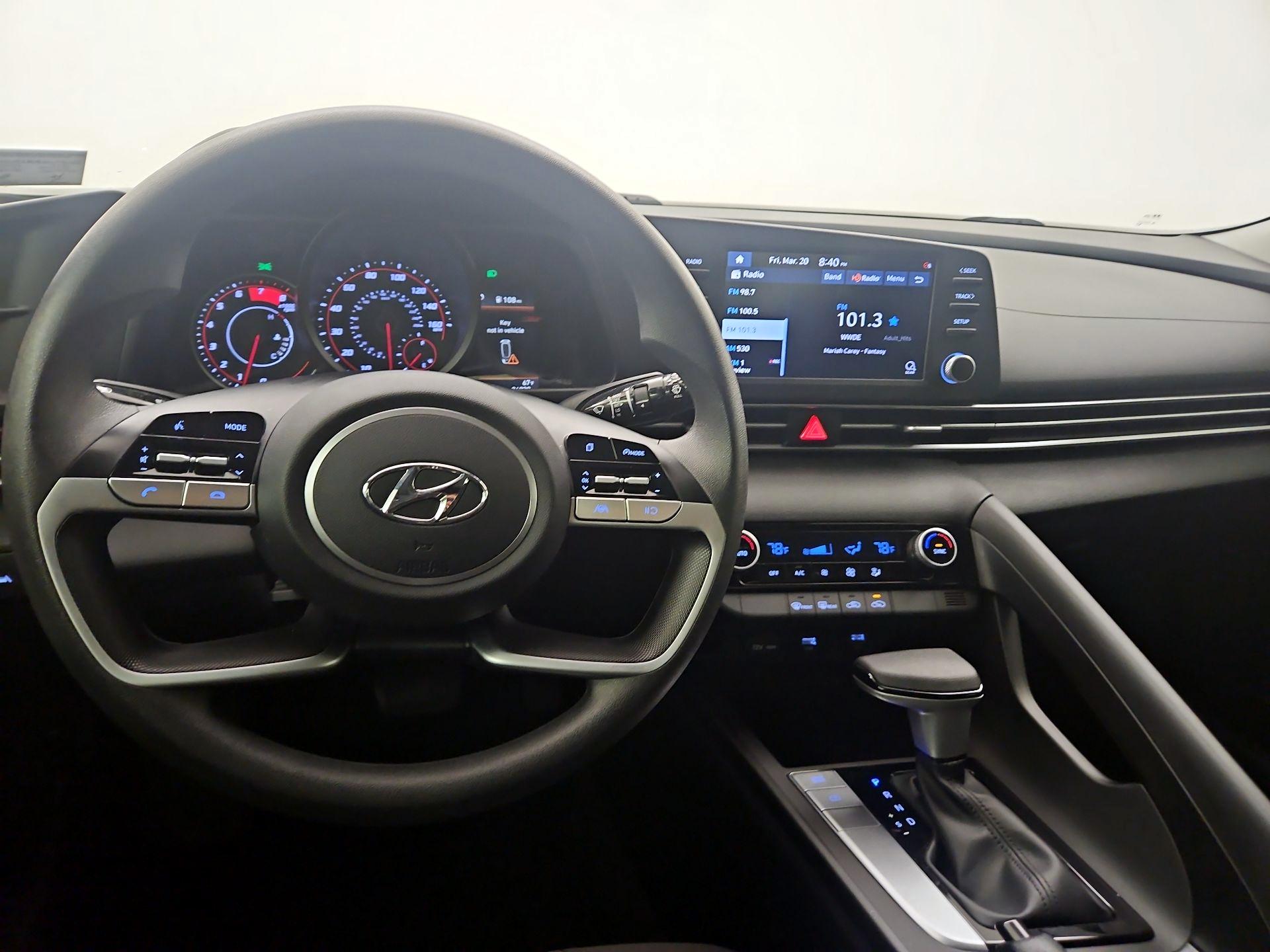 Thumbnail: 2022 Hyundai Elantra - 10