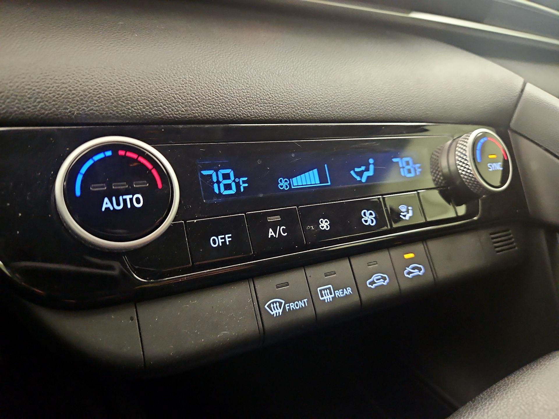 Thumbnail: 2022 Hyundai Elantra - 16