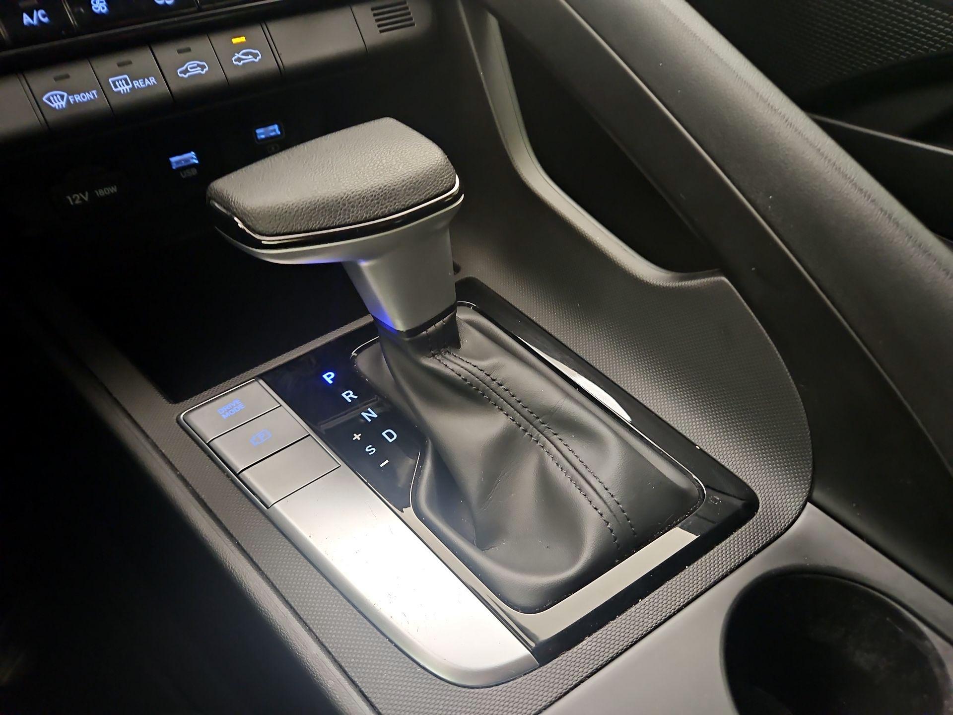 Thumbnail: 2022 Hyundai Elantra - 17