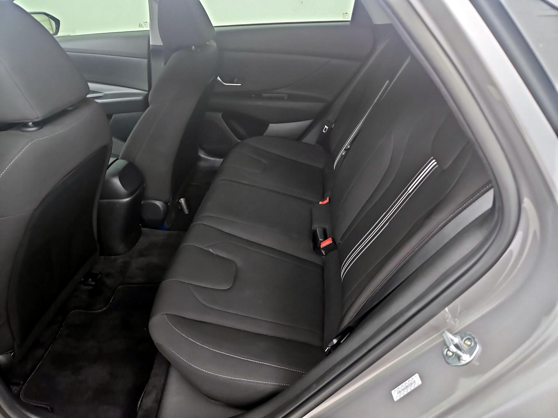 Thumbnail: 2022 Hyundai Elantra - 19