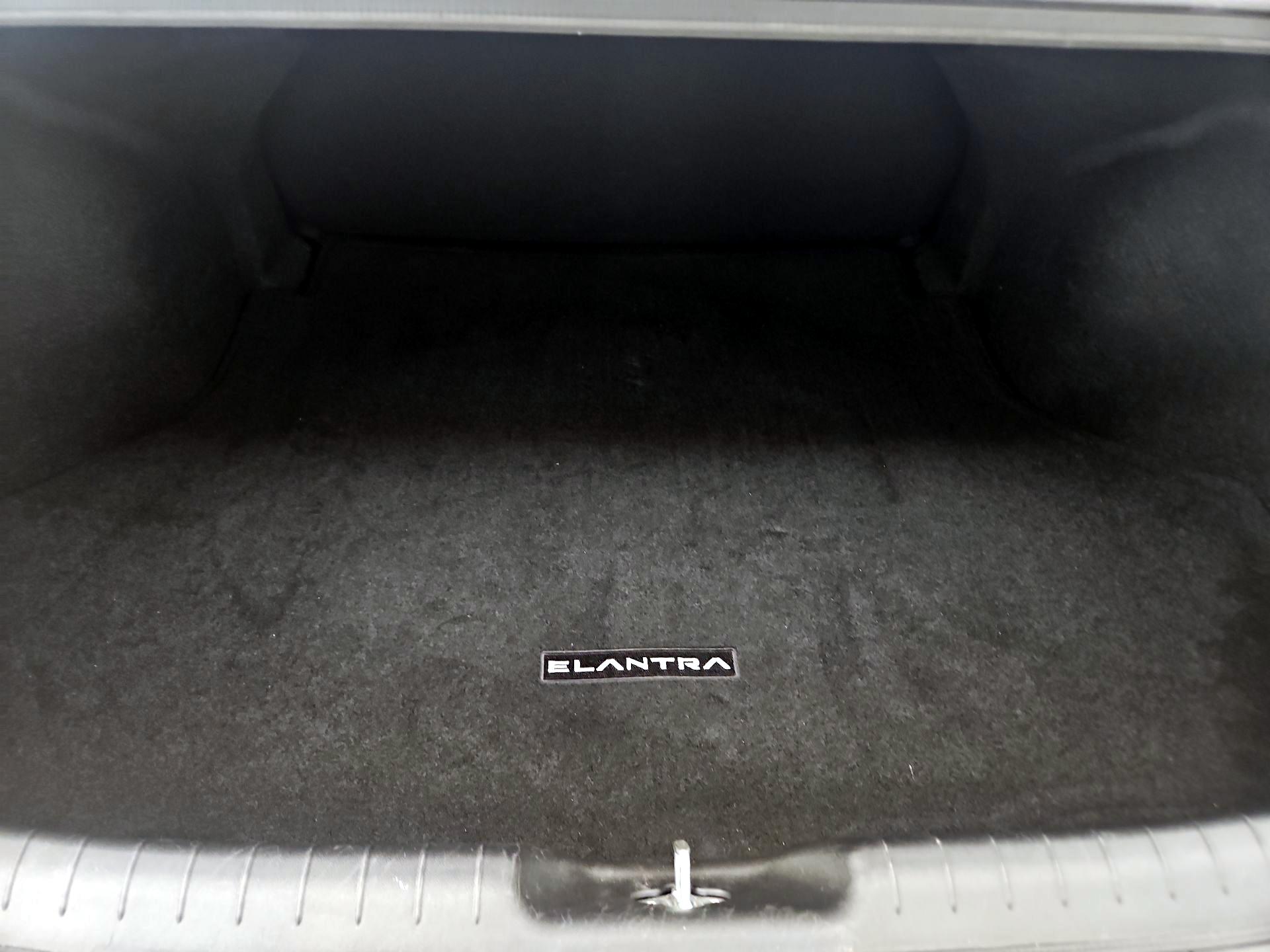 Thumbnail: 2022 Hyundai Elantra - 20