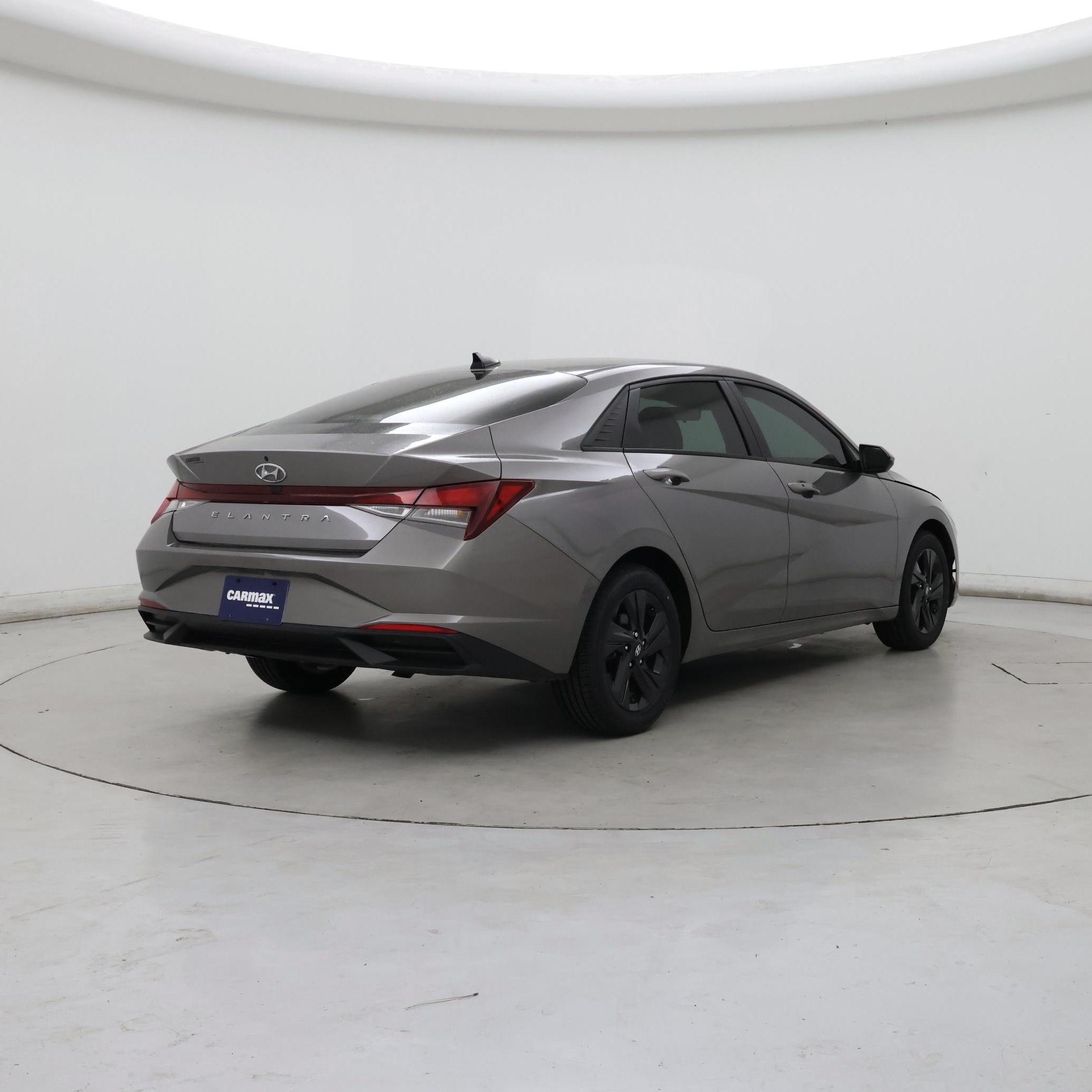 Thumbnail: 2022 Hyundai Elantra - 8